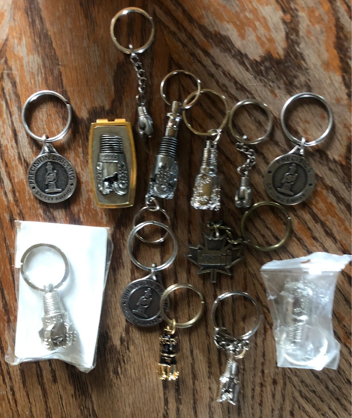 13 oil field key chains and 1 money clip - photo 2