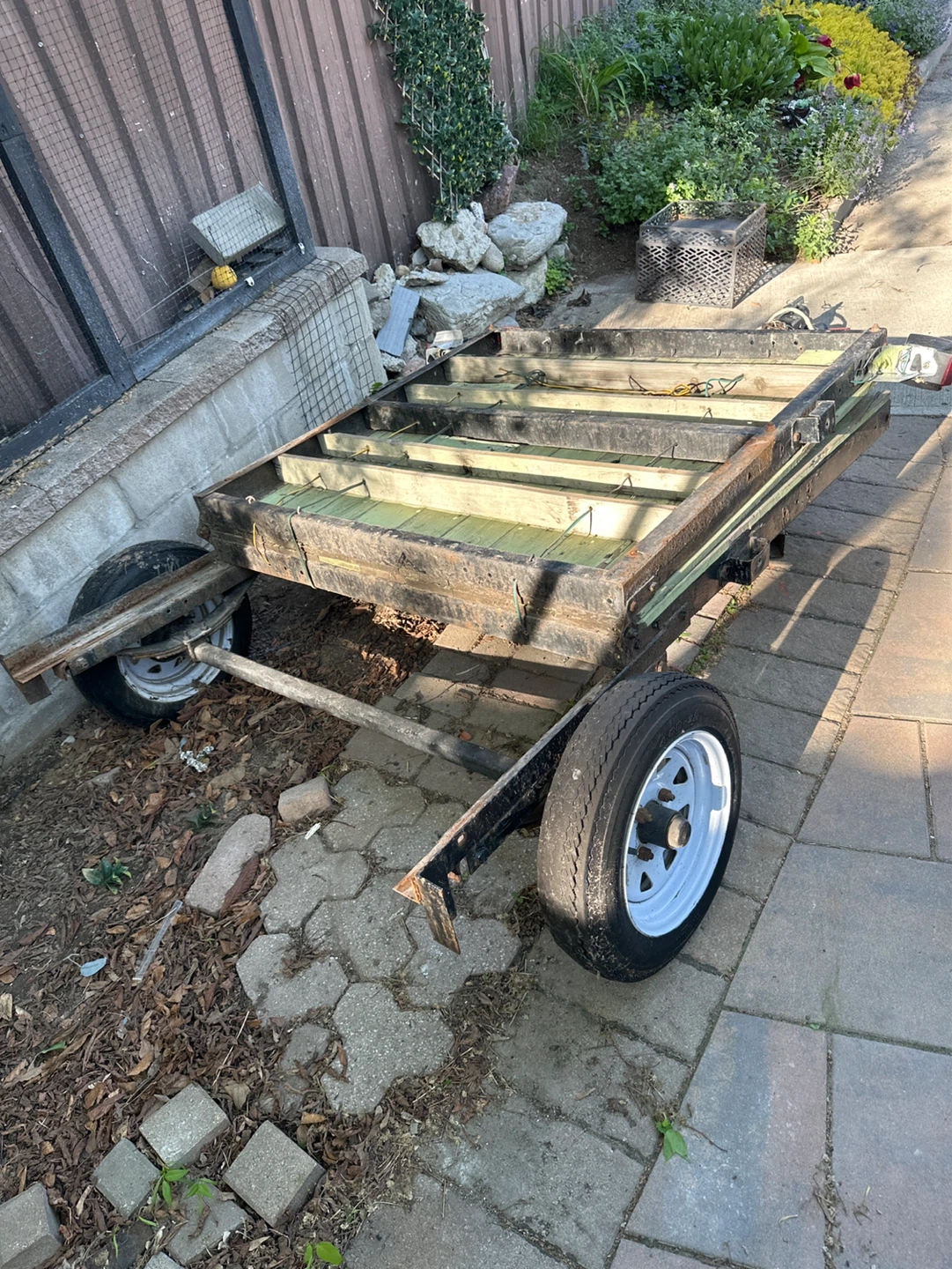 Folding 4x8ft Utility Trailer – Solid Frame, Ready to Haul - photo 3