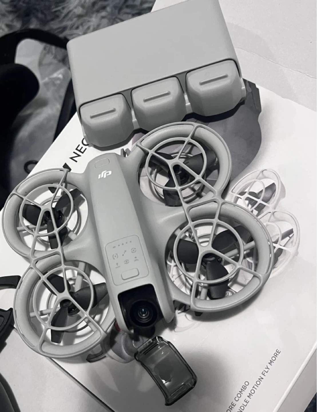 DJI Neo Motion Fly with batteries