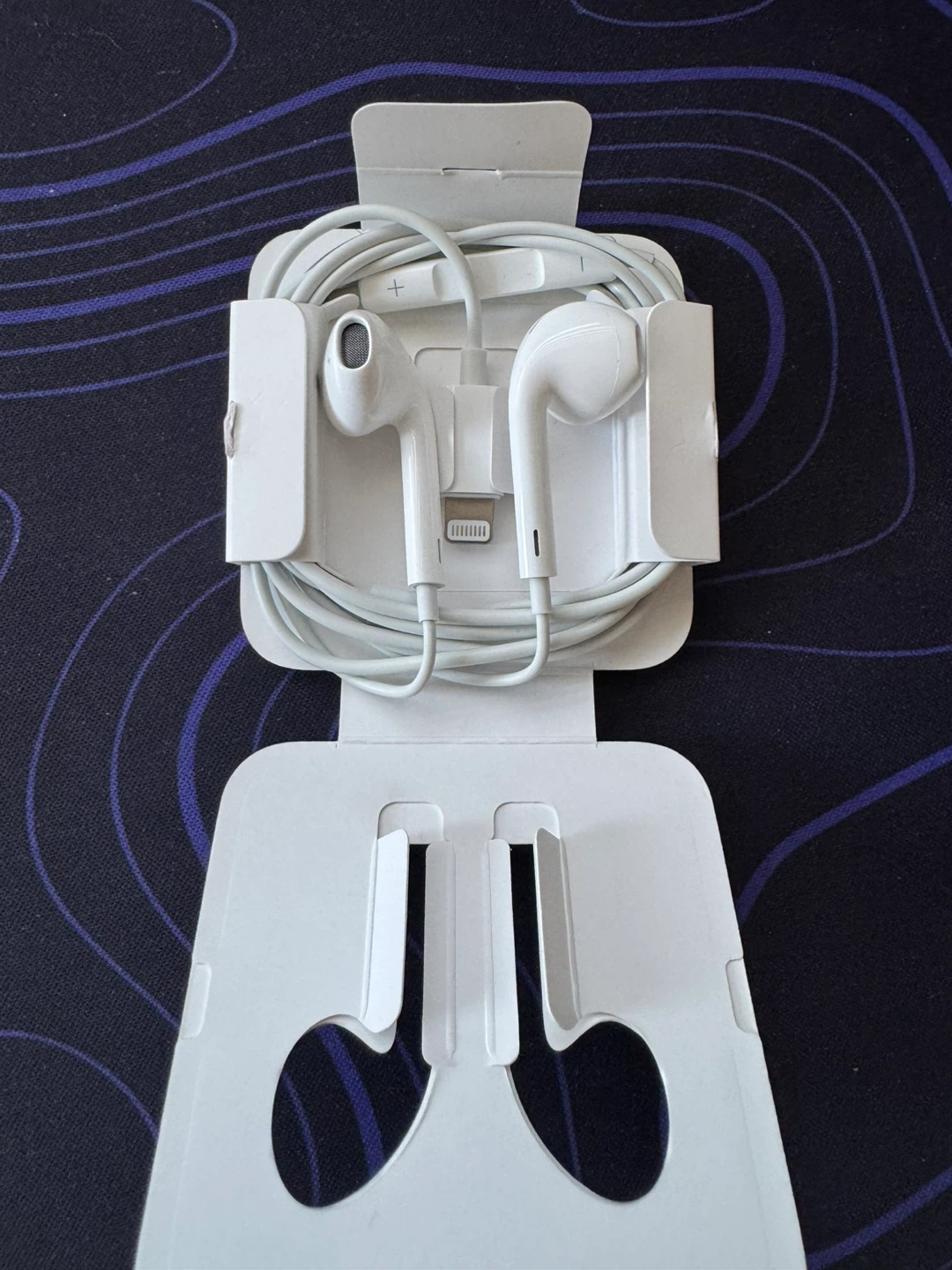 New*Apple EarPods with Lightning Connector - photo 2