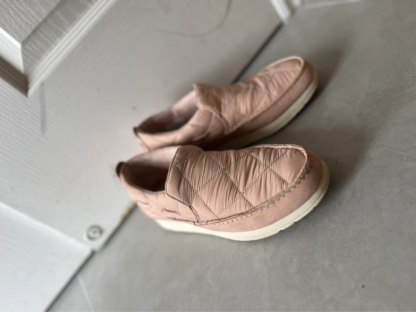 Size 7.5 Sperry Quilted Slip-On Shoes - soft Pink - photo 5