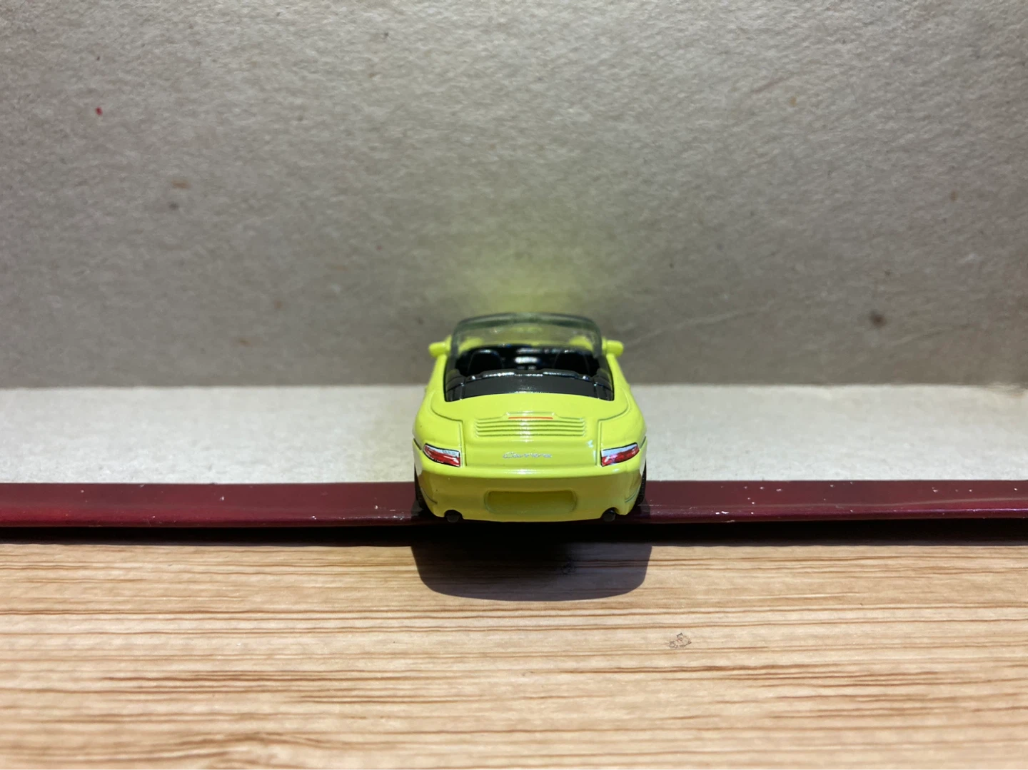 Matchbox Loose / Porsche 911 Carrera Cabriolet / Yellow - photo 4