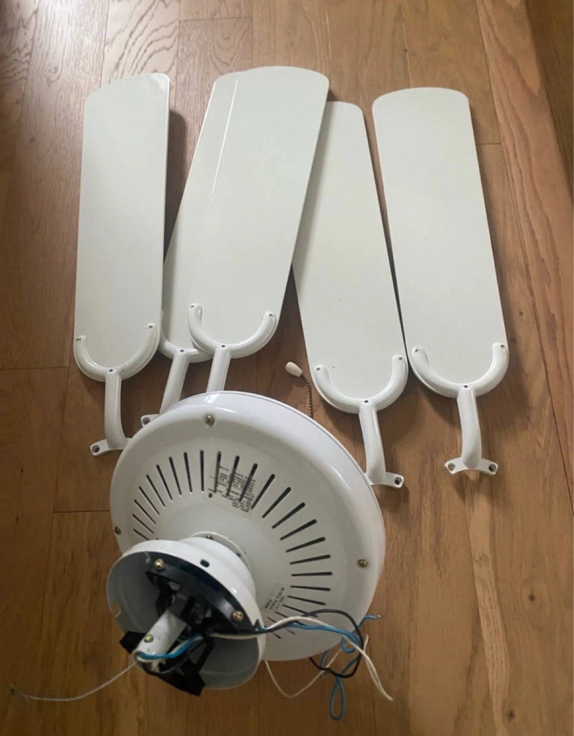 New-White Ceiling Fan with 5 Blades