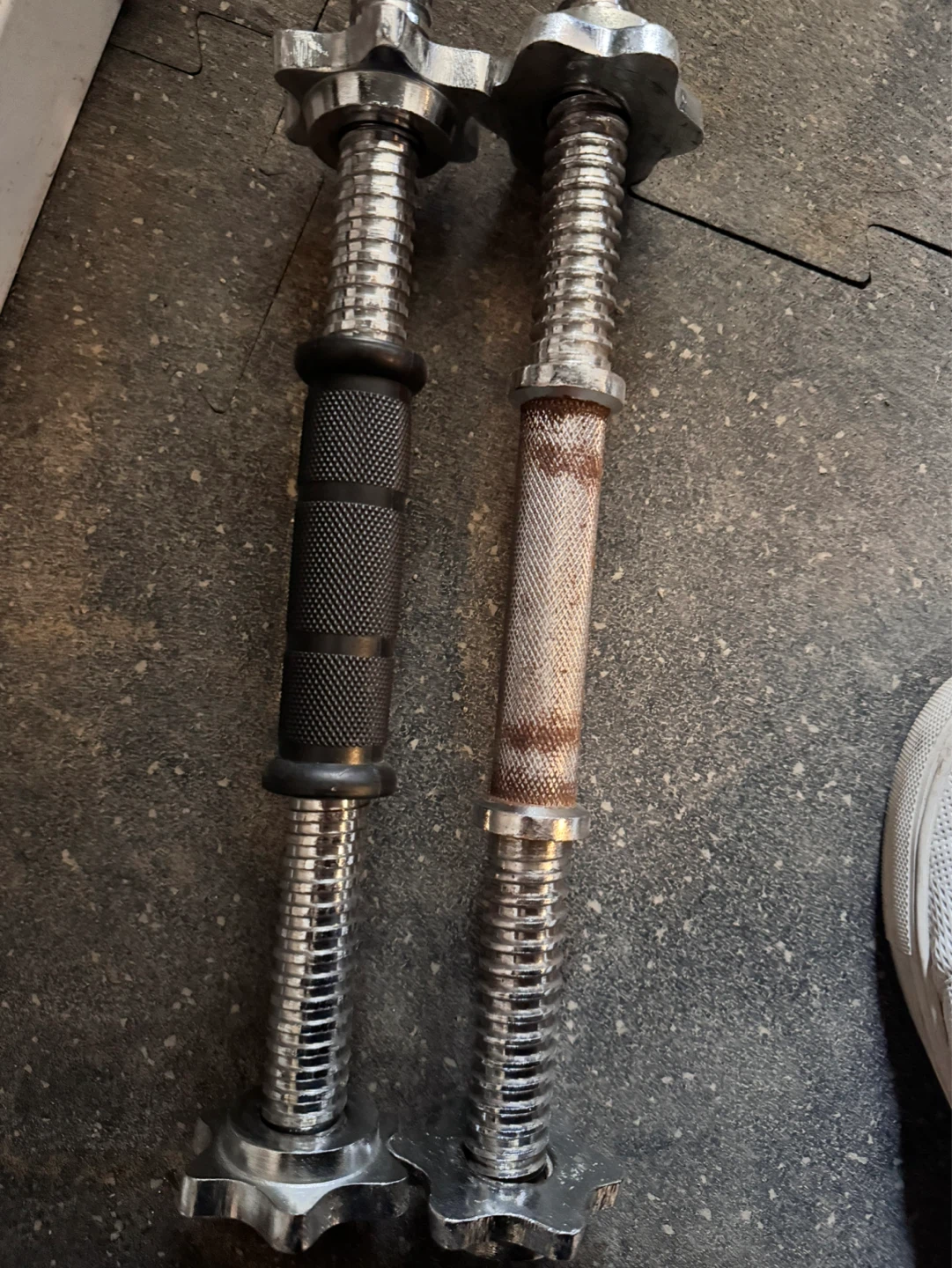 Gym equipment / weights / bench - photo 3