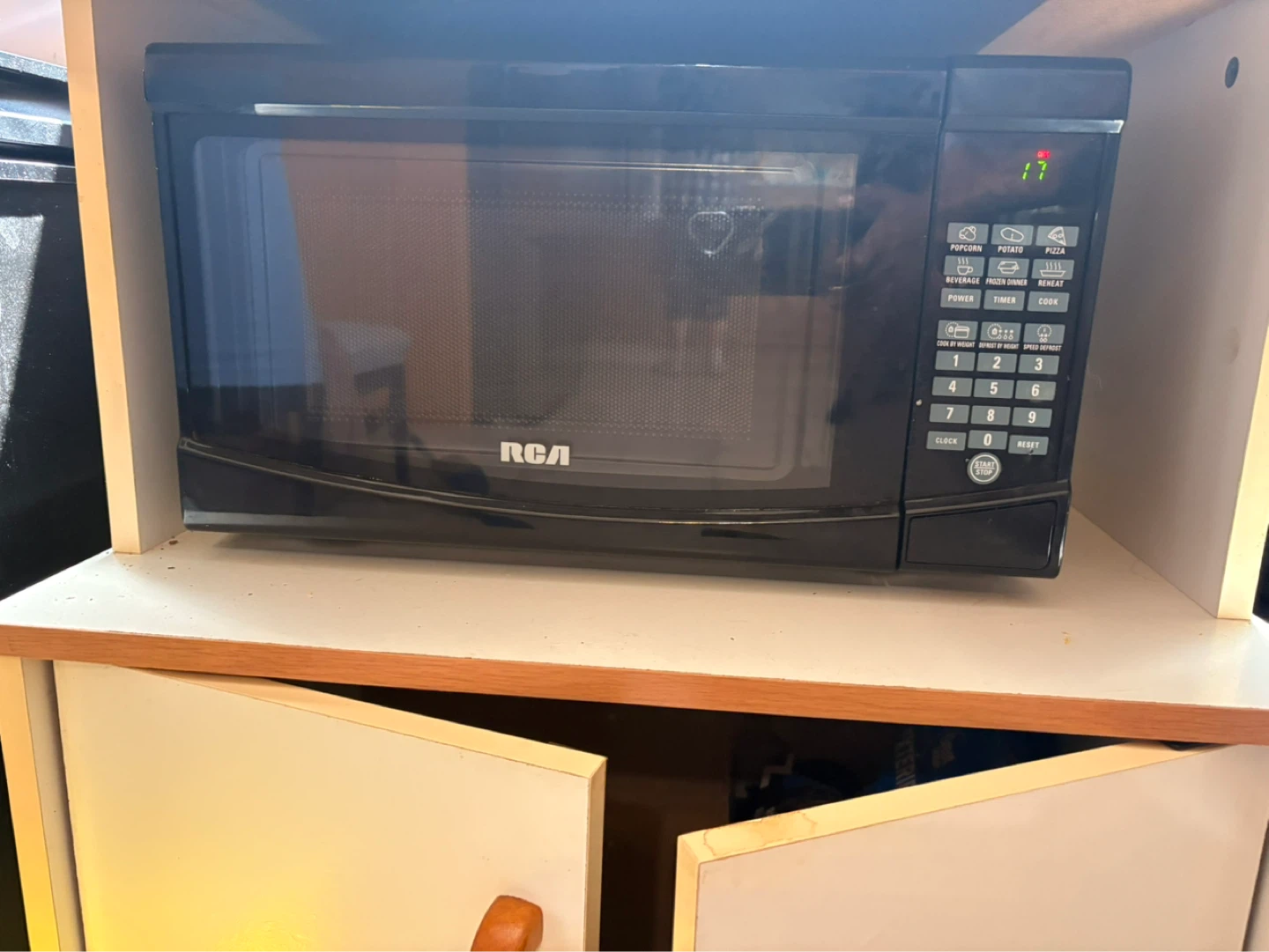 RCA Black Microwave