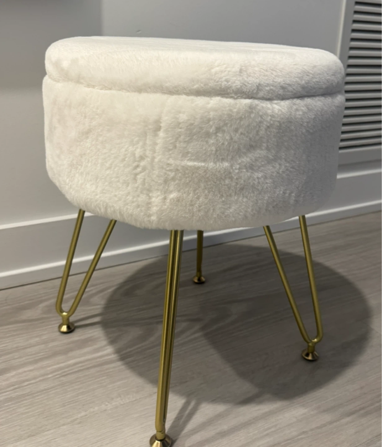 Multifunctional Faux Fur Storage Ottoman / Small Side Table - photo 2