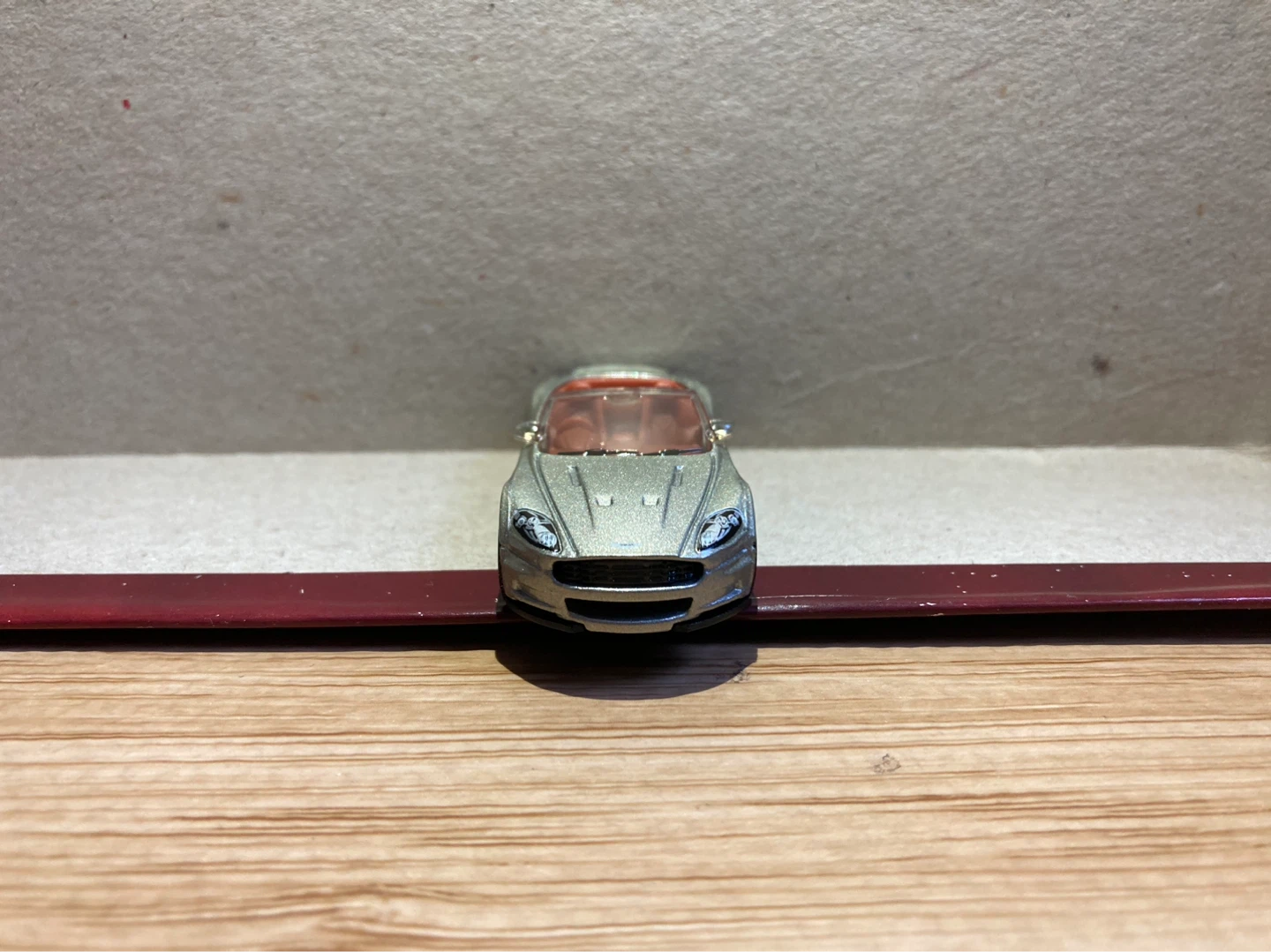 Matchbox Loose / Aston Martin DBS Volante - photo 2