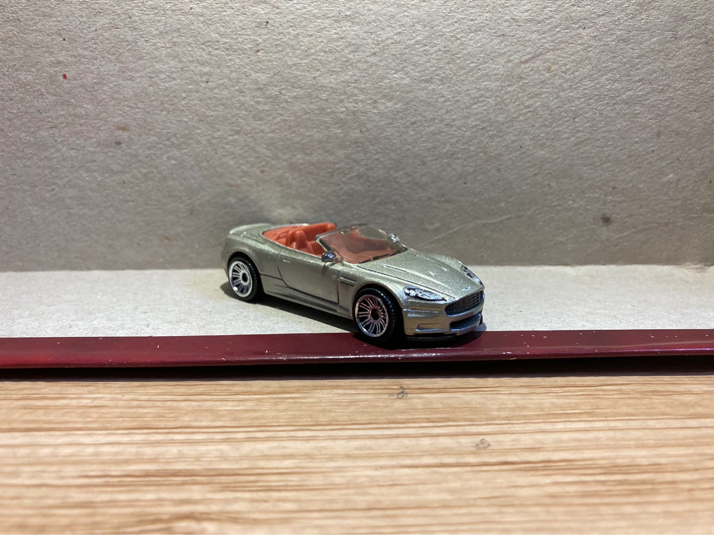 Matchbox Loose / Aston Martin DBS Volante