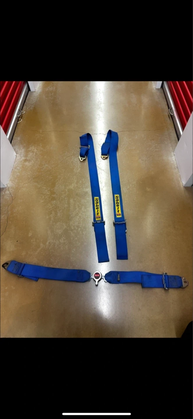 Nissan Skyline R32 GTS-T OEM Intercooler/Sparco Racing Harness - photo 2