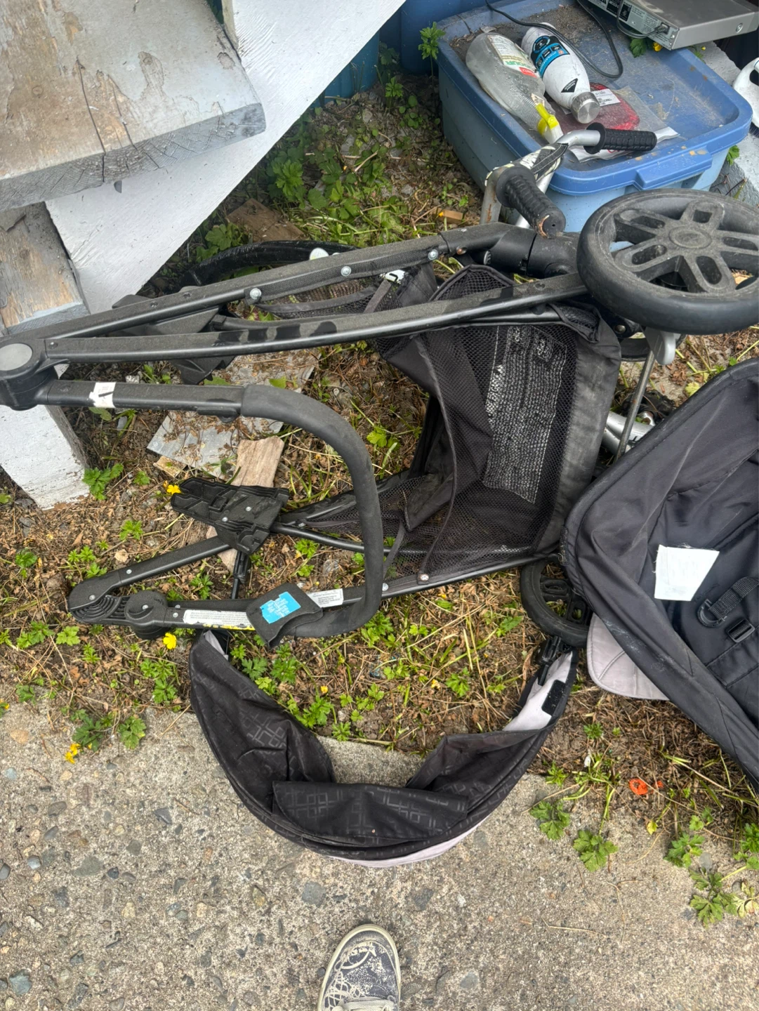 Broken stroller for parts