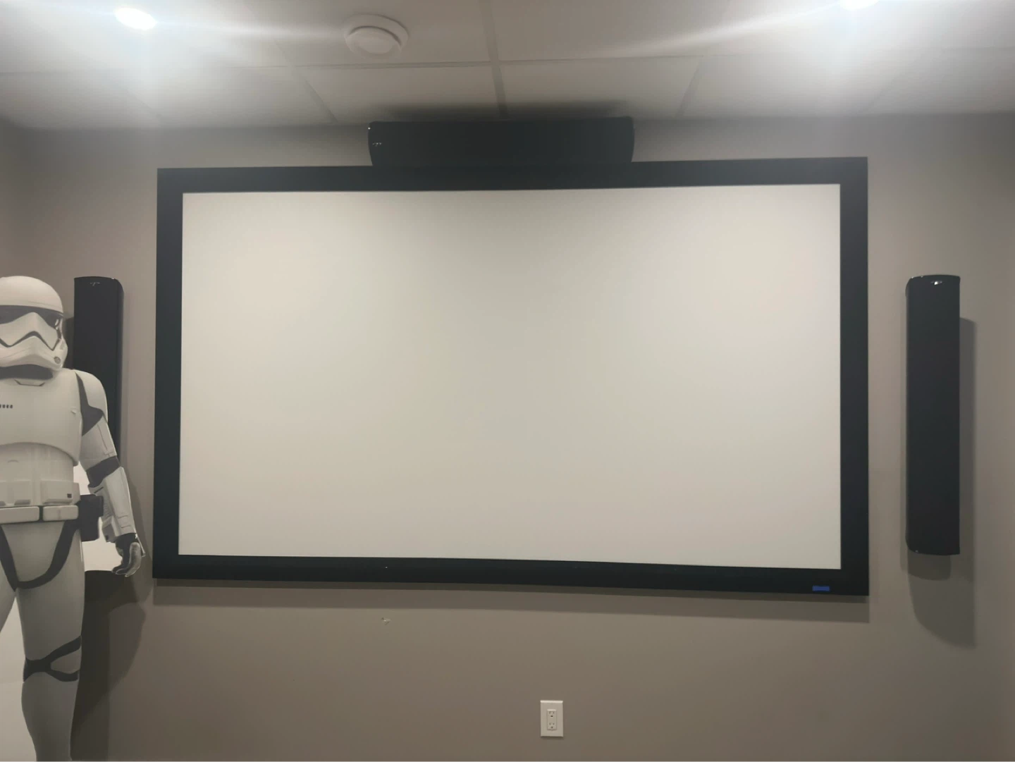 Elite Screens Projector Screen