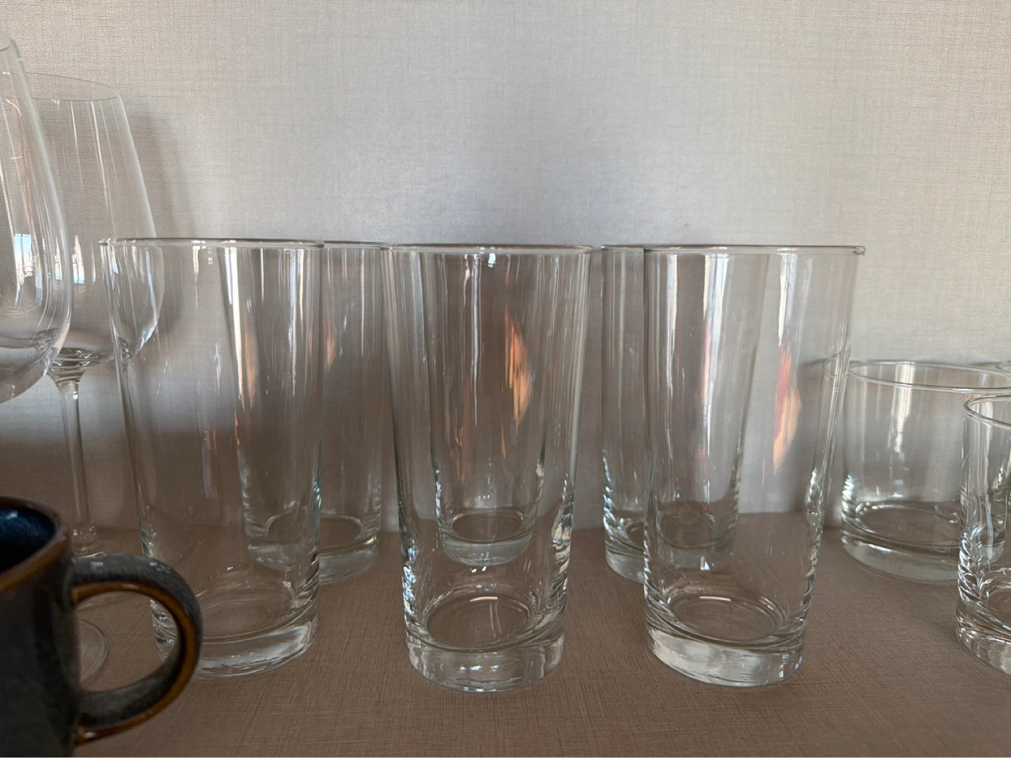 Set of 18 clear glasses with 3 Blue Speckled Ceramic Mugs - photo 4