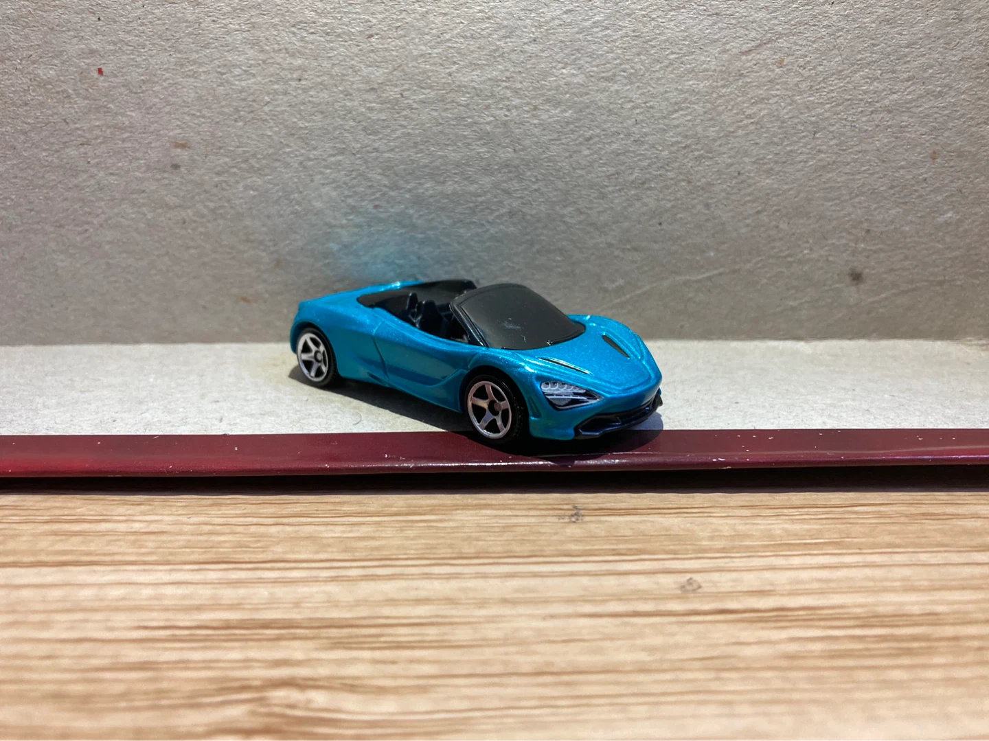 Matchbox Loose / 2019 Mclaren 720S Spider / Teal Blue