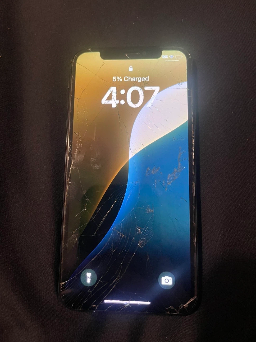 iPhone (Cracked Screen)