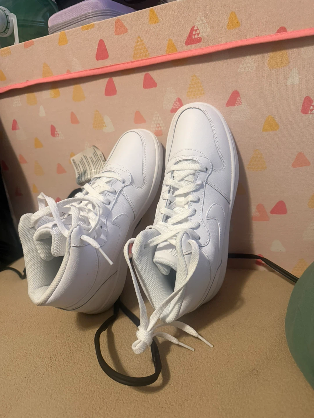 Nike Women size 9 shoe - photo 2