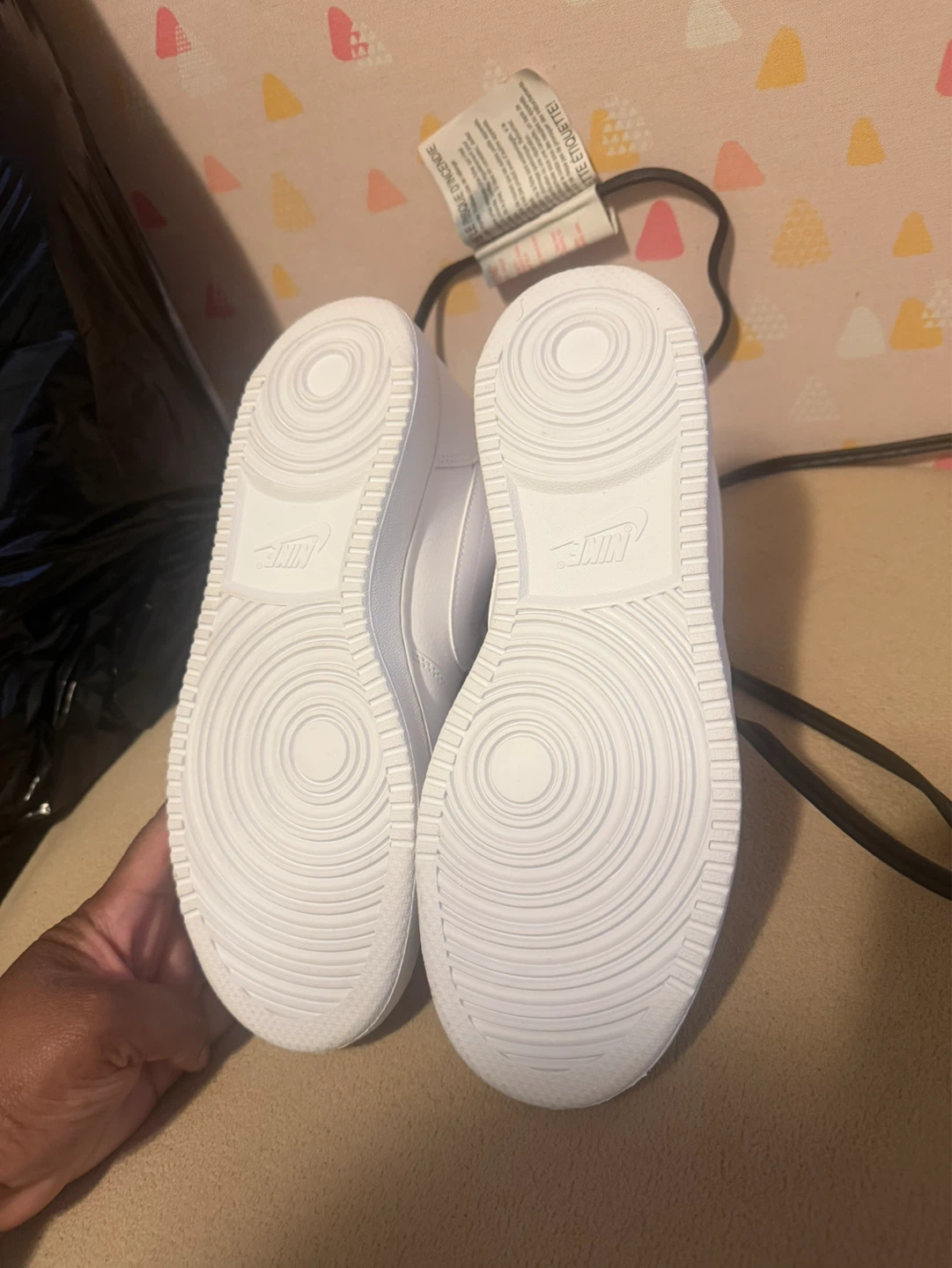 Nike Women size 9 shoe - photo 3