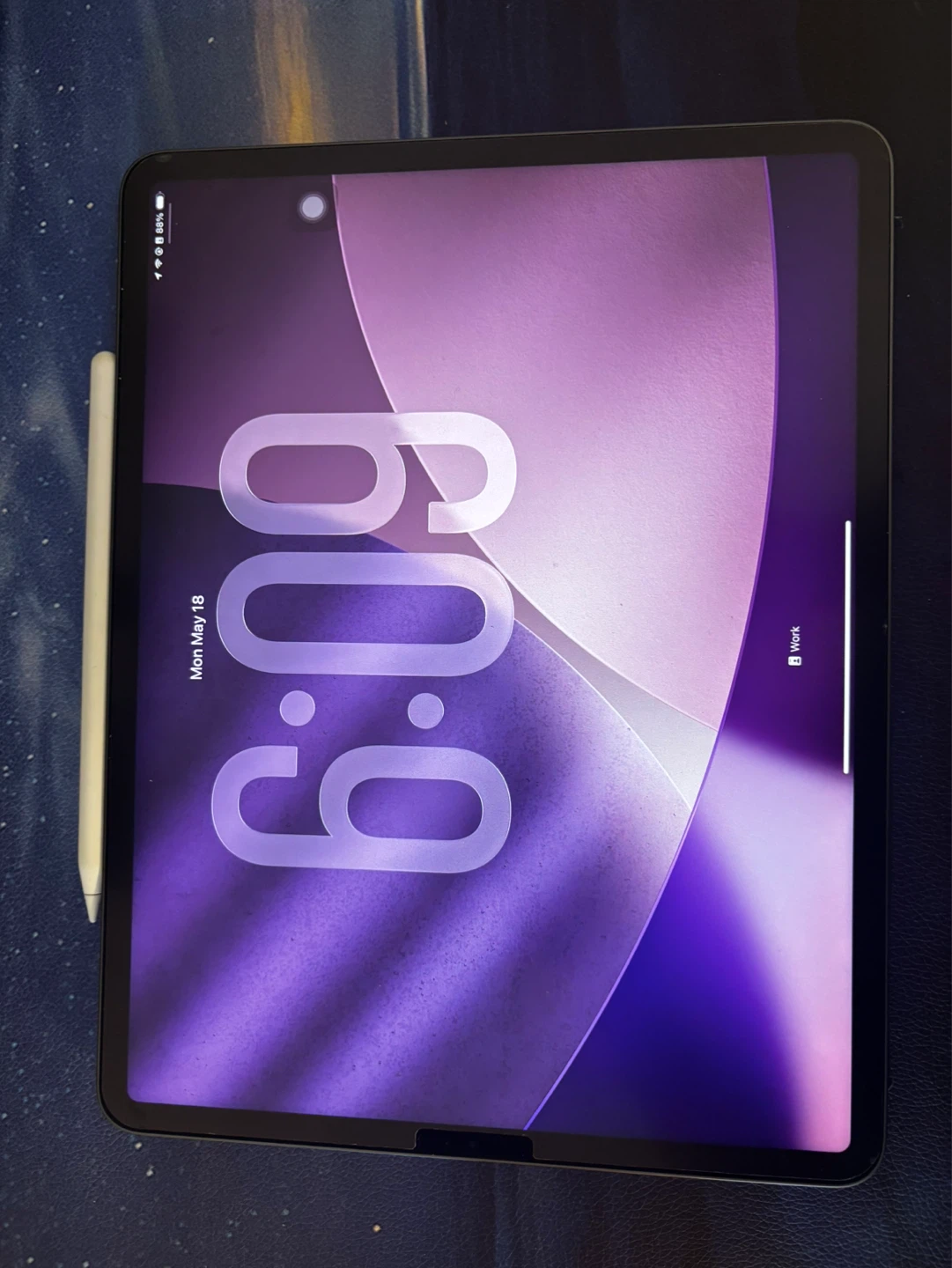 Apple iPad Pro 256gb M1 12.9 inch with Apple Pencil and Keyboard