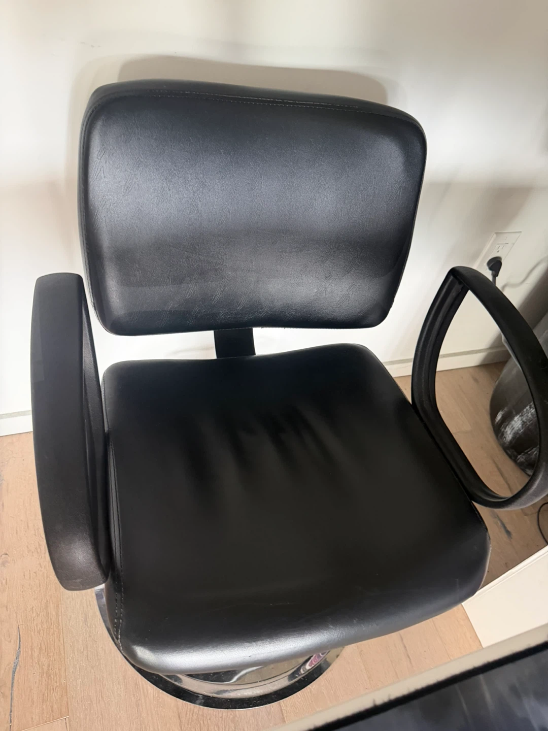 Black Hydraulic HairStyling Chair - photo 2