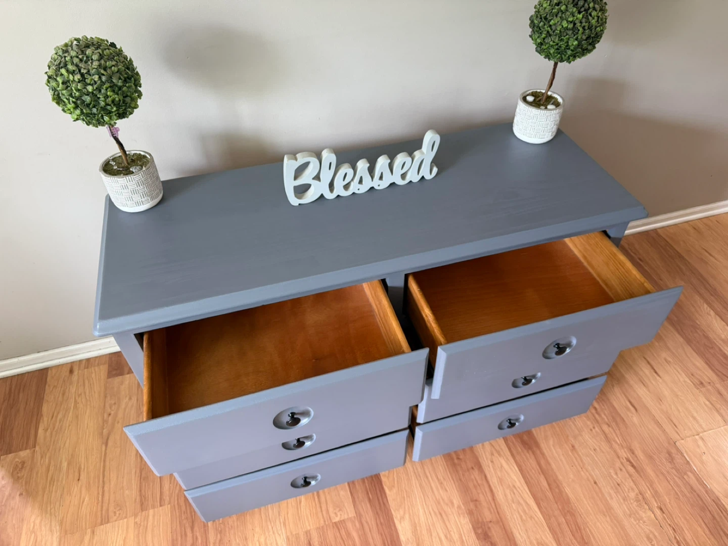 ✨🩶Beautiful solid dresser🩶✨ - photo 5