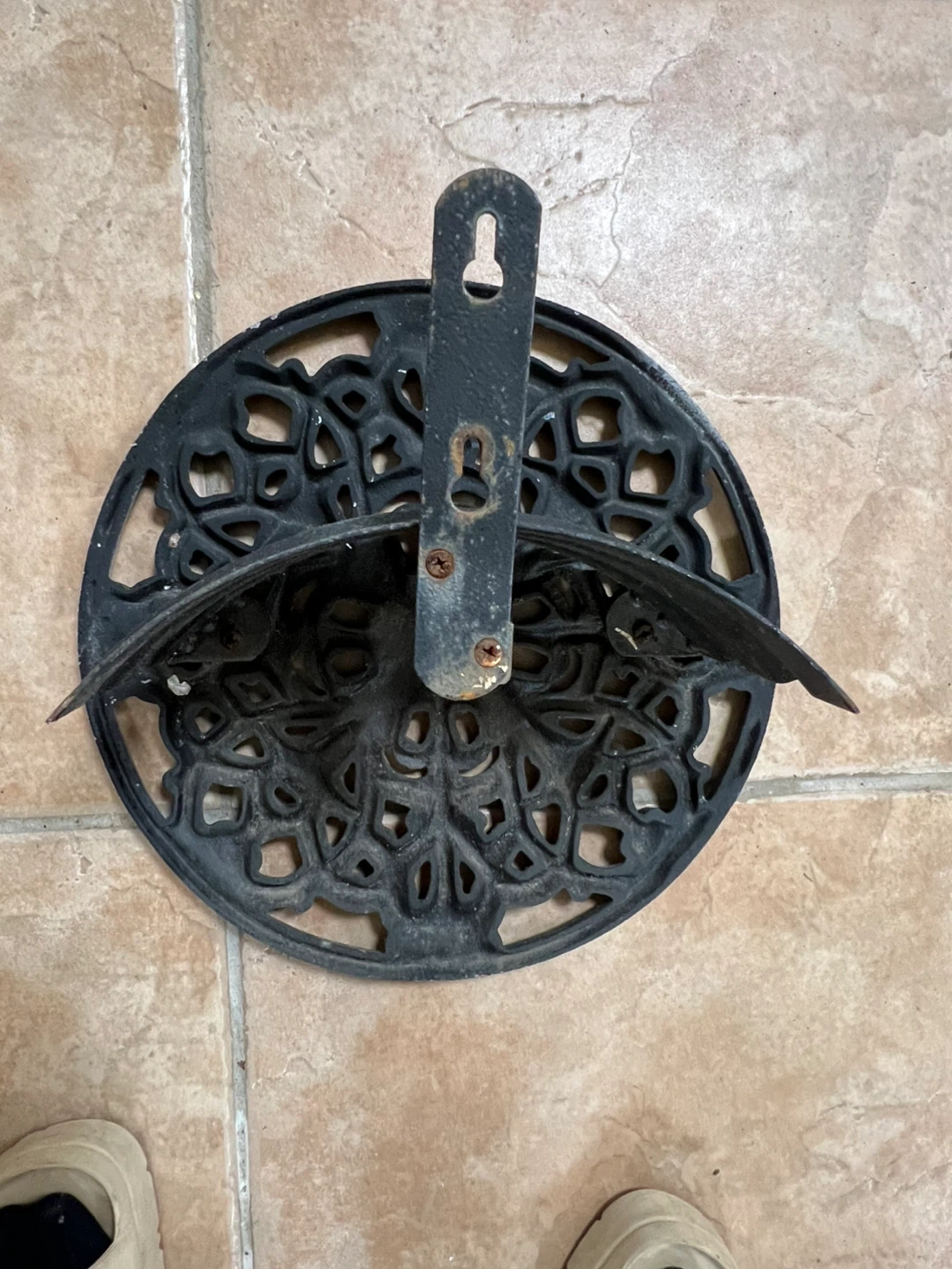 Decorative Cast Iron Wall Mount Hose Holder - photo 4