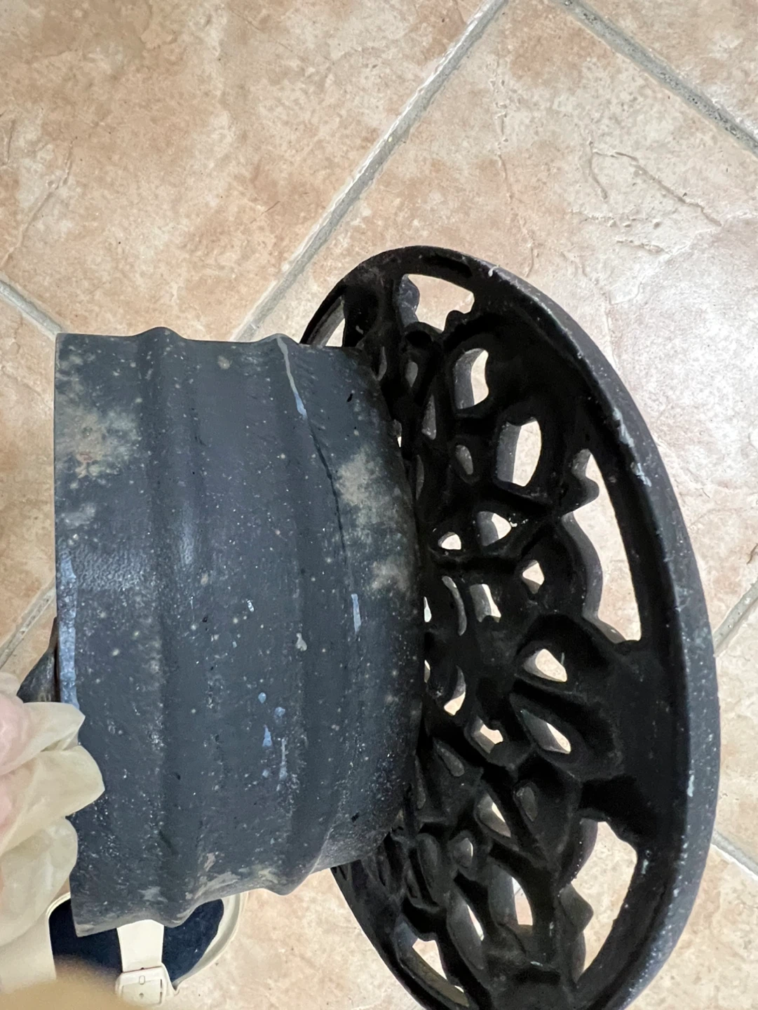 Decorative Cast Iron Wall Mount Hose Holder - photo 2