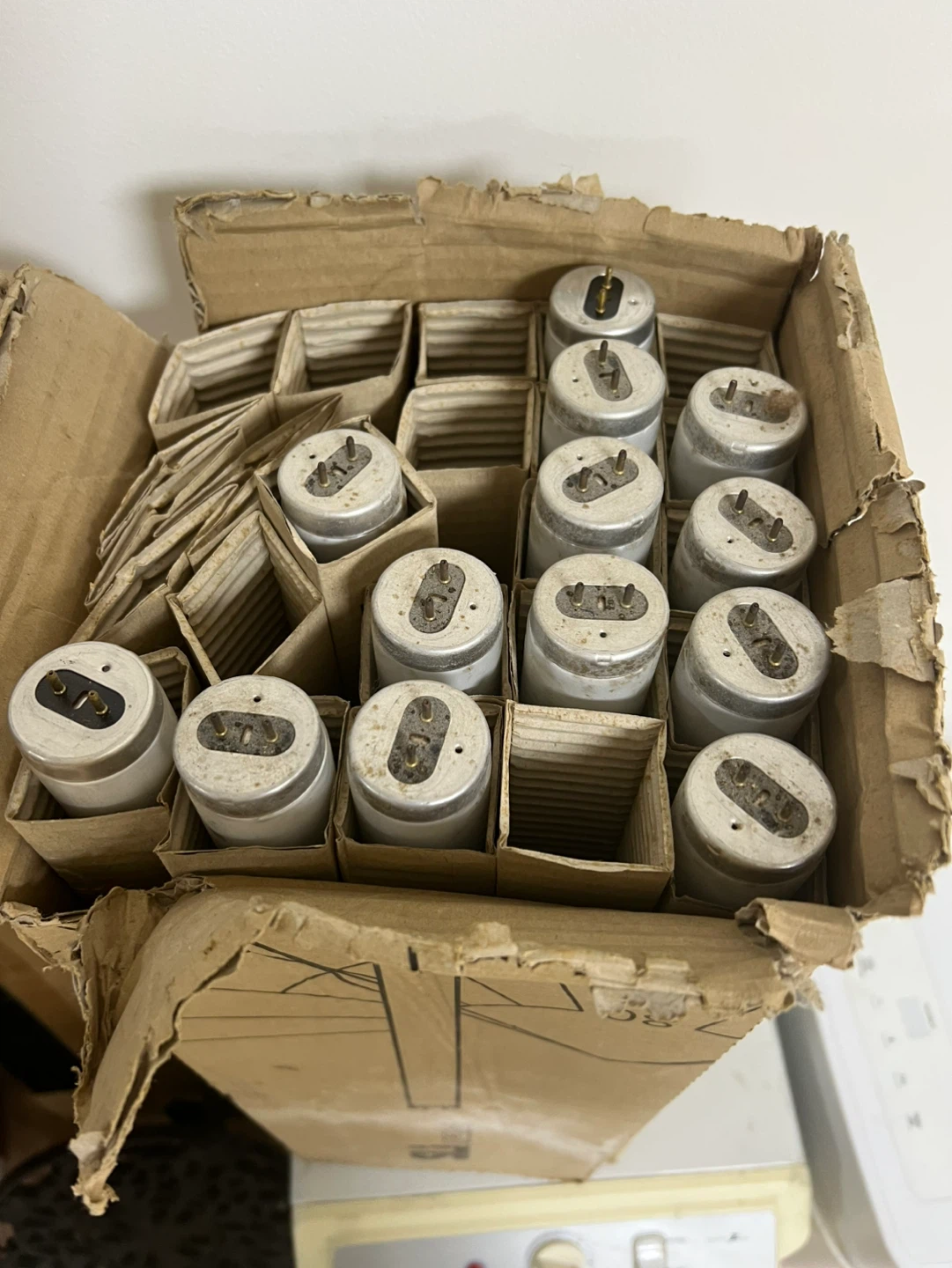 24”  Lighting Fluorescent Light Bulbs Box - 15 Bulbs - photo 5