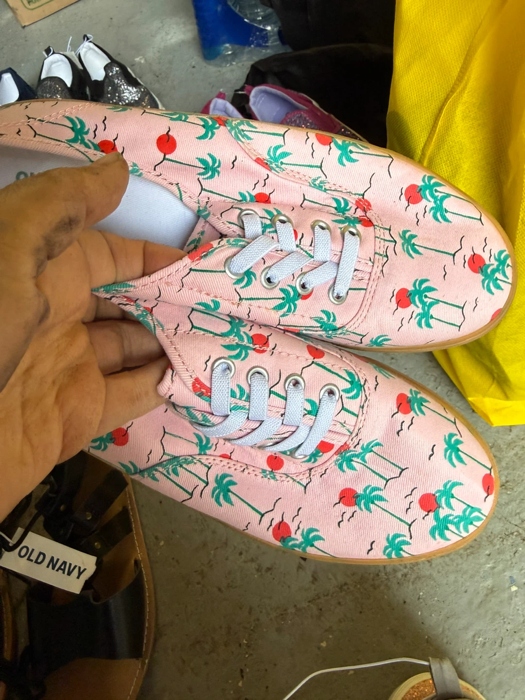 Old Navy Pink Palm Tree Print Canvas Sneakers - photo 2