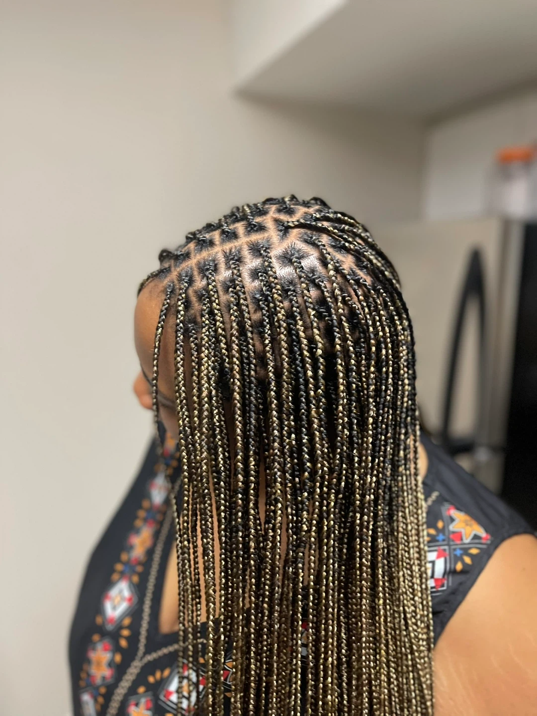 Knotless Braids - photo 2