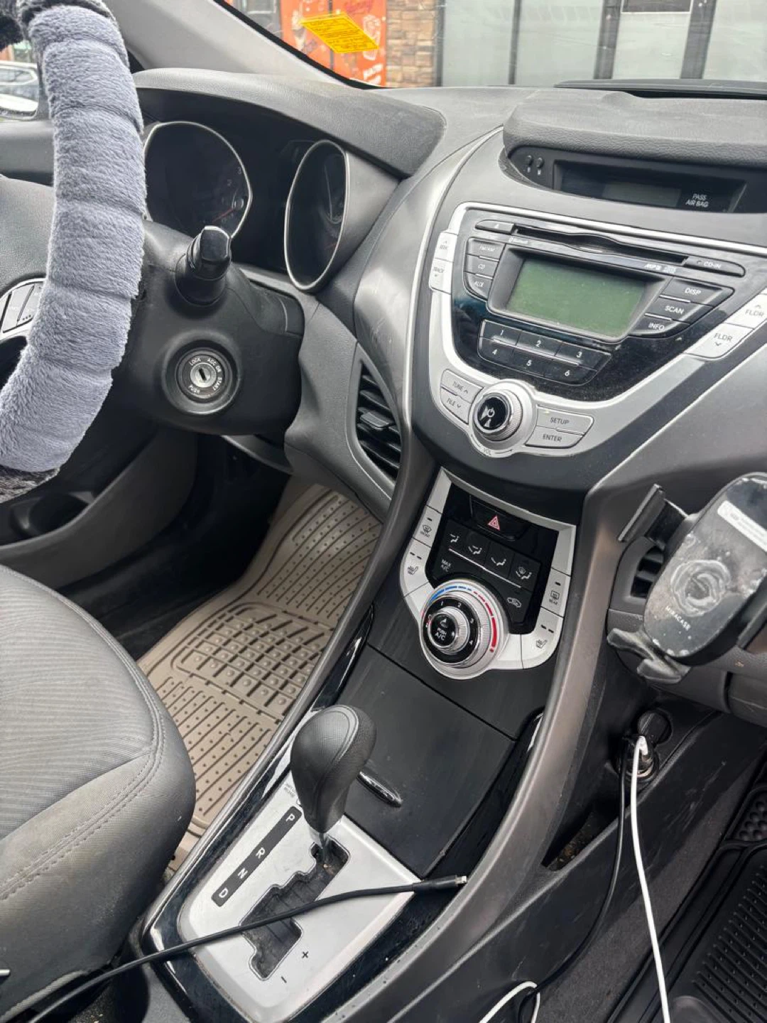 Silver Hyundai Elantra - photo 5