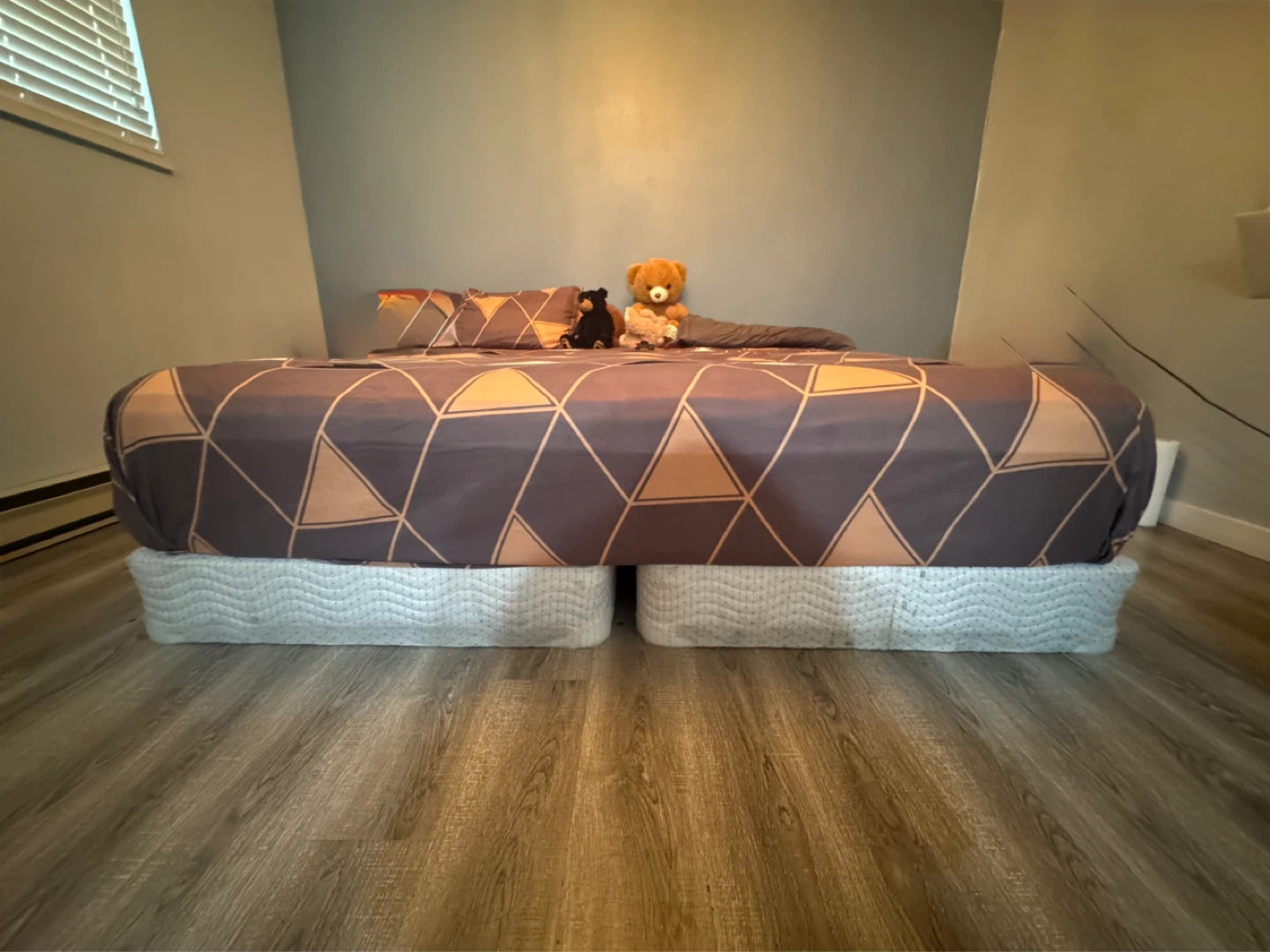 Luxurious King Size Mattress with Box Spring. - photo 2