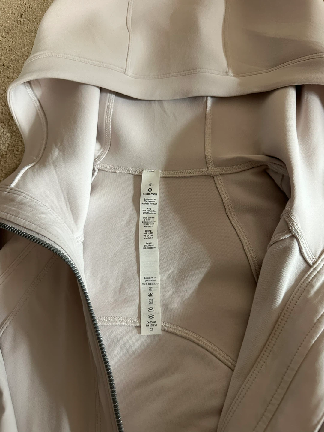 Lululemon Hooded Jacket Size 8 - photo 3