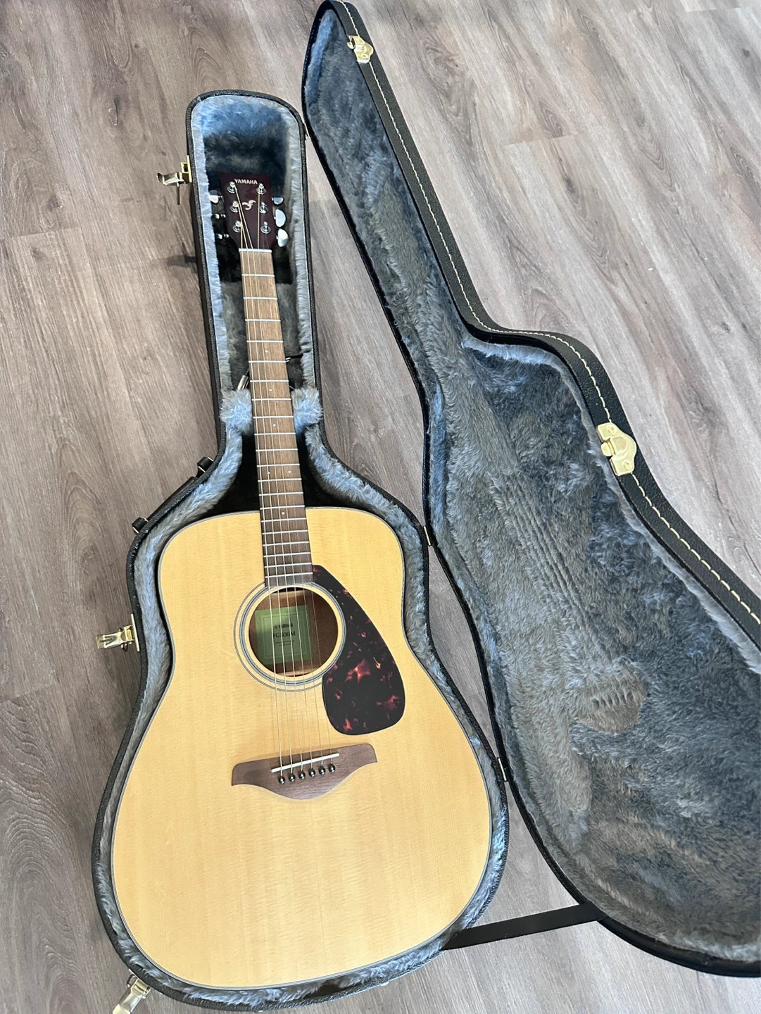 Yamaha FG 800M Acoustic Guitar with Case
