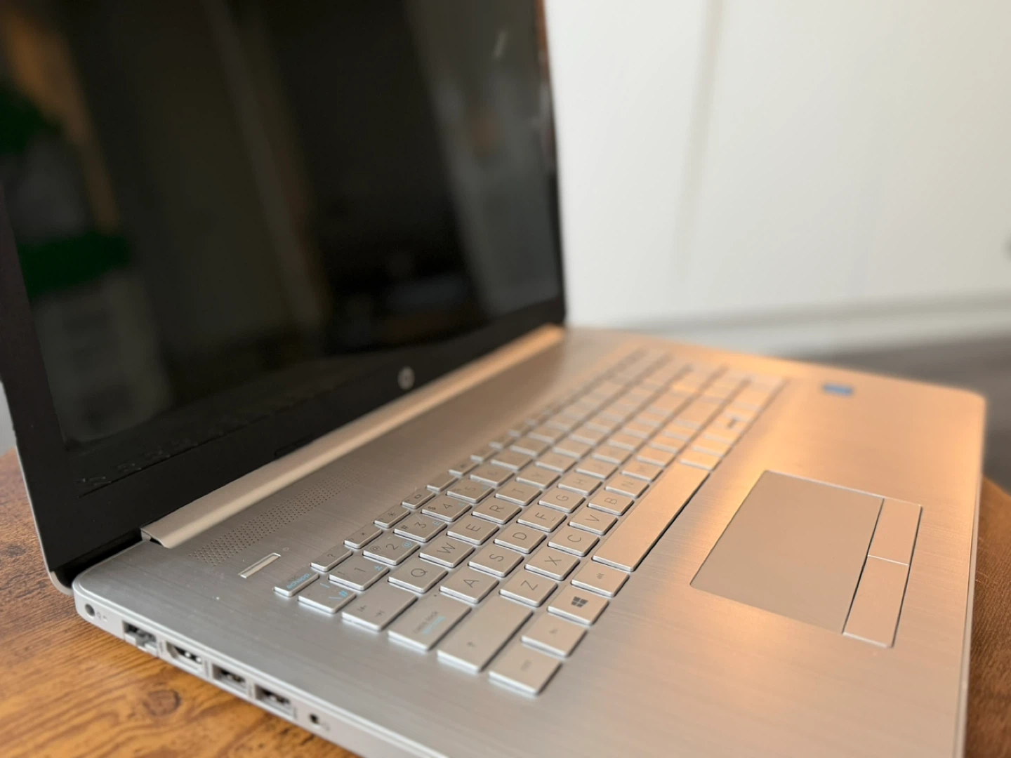 HP Laptop 15-by2010ca Silver - photo 3