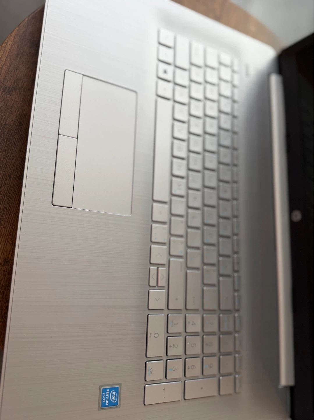 HP Laptop 15-by2010ca Silver - photo 2