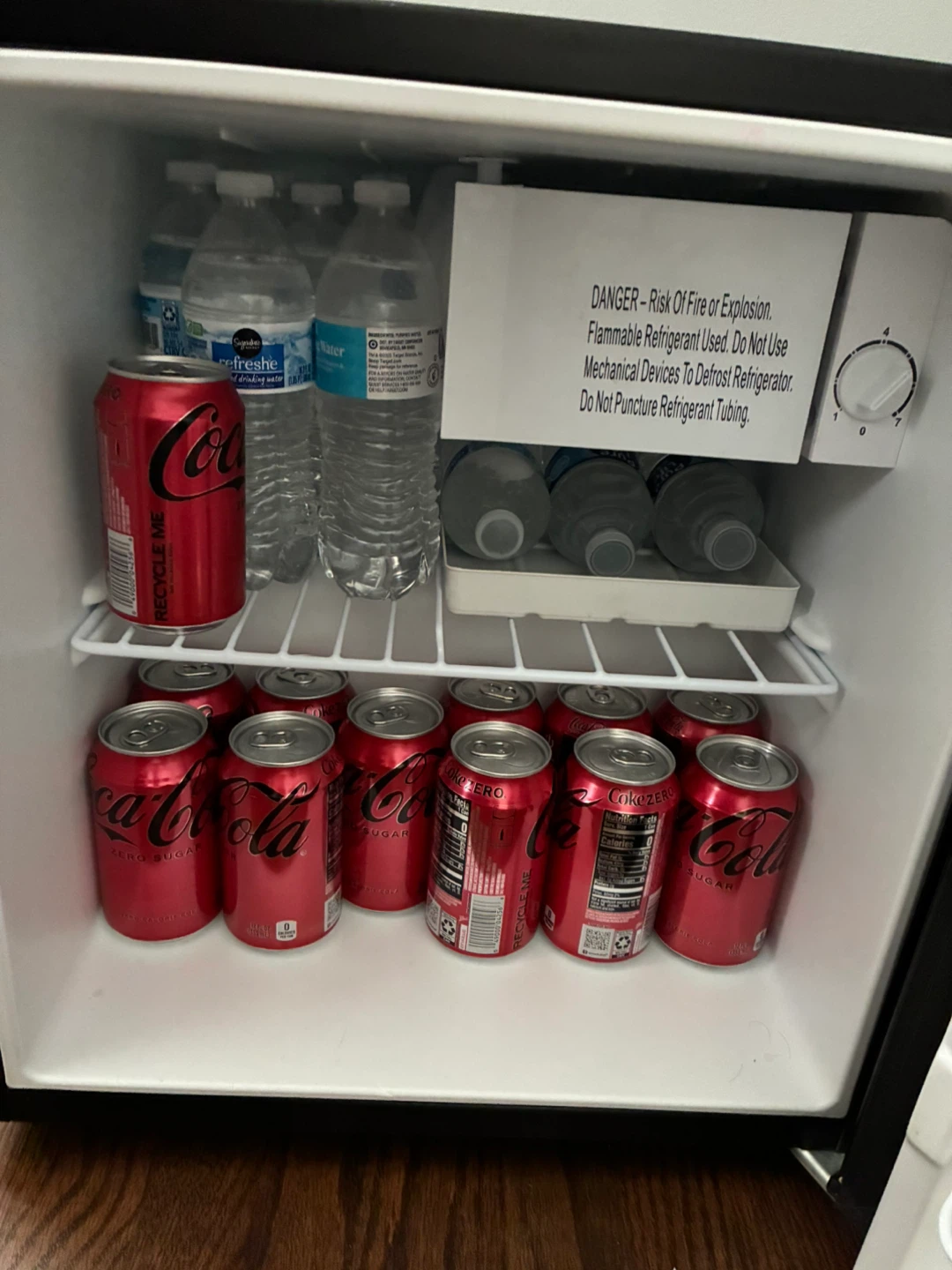 Proctor Silex Mini Fridge - photo 5