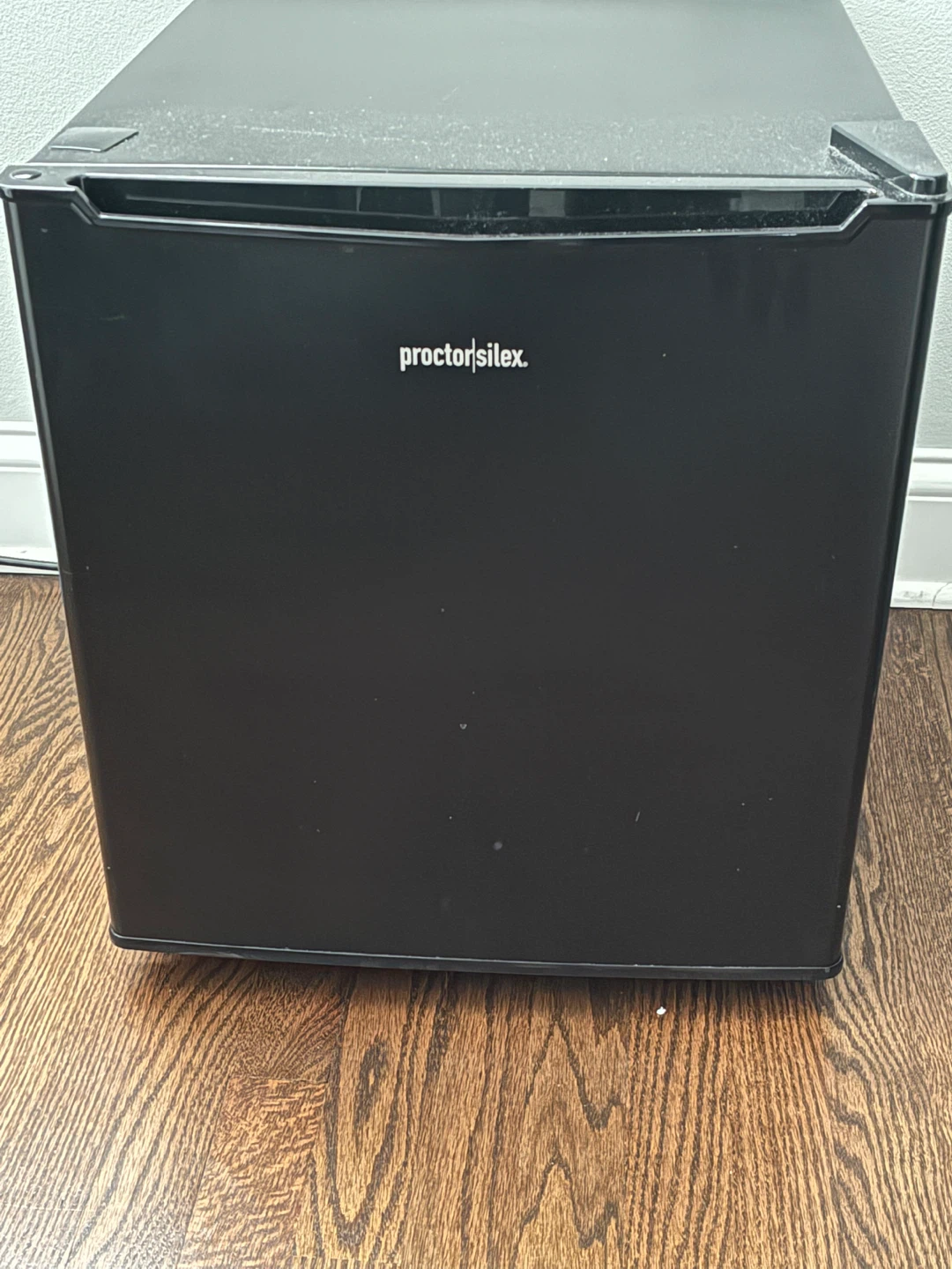 Proctor Silex Mini Fridge