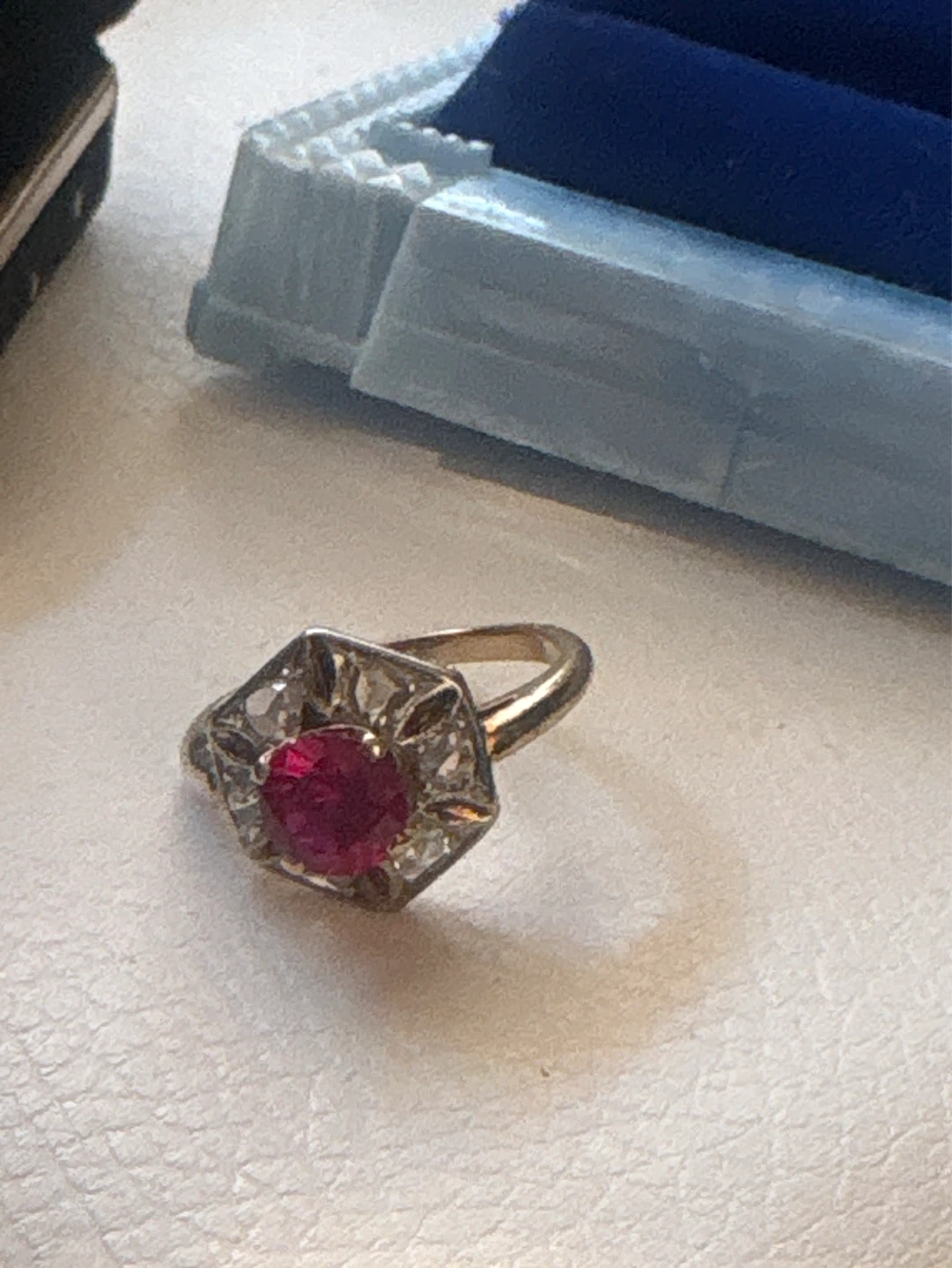 Vintage 10&18k. Gold Tone Ring with Ruby Stone