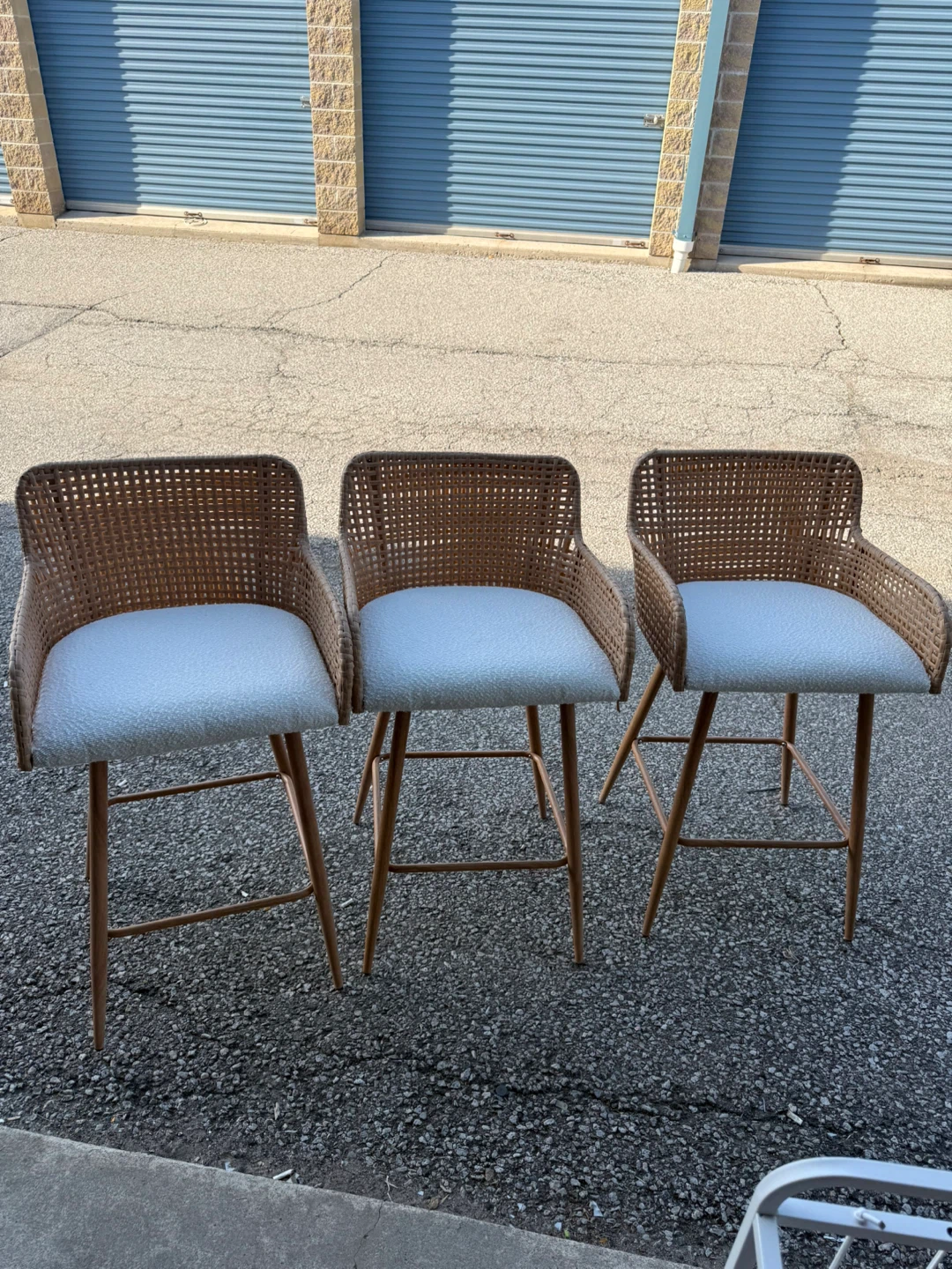 Set of 3 Woven Bar Stools with White Cushions - photo 2