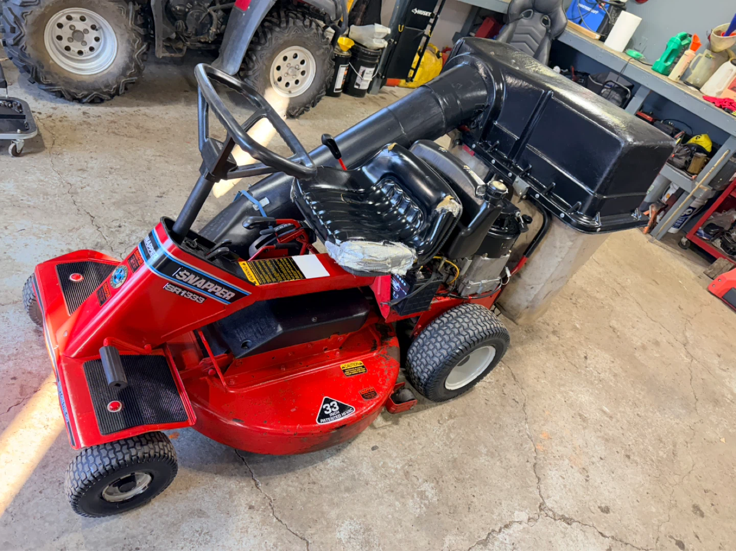 Snapper riding mower and vacuum - photo 2