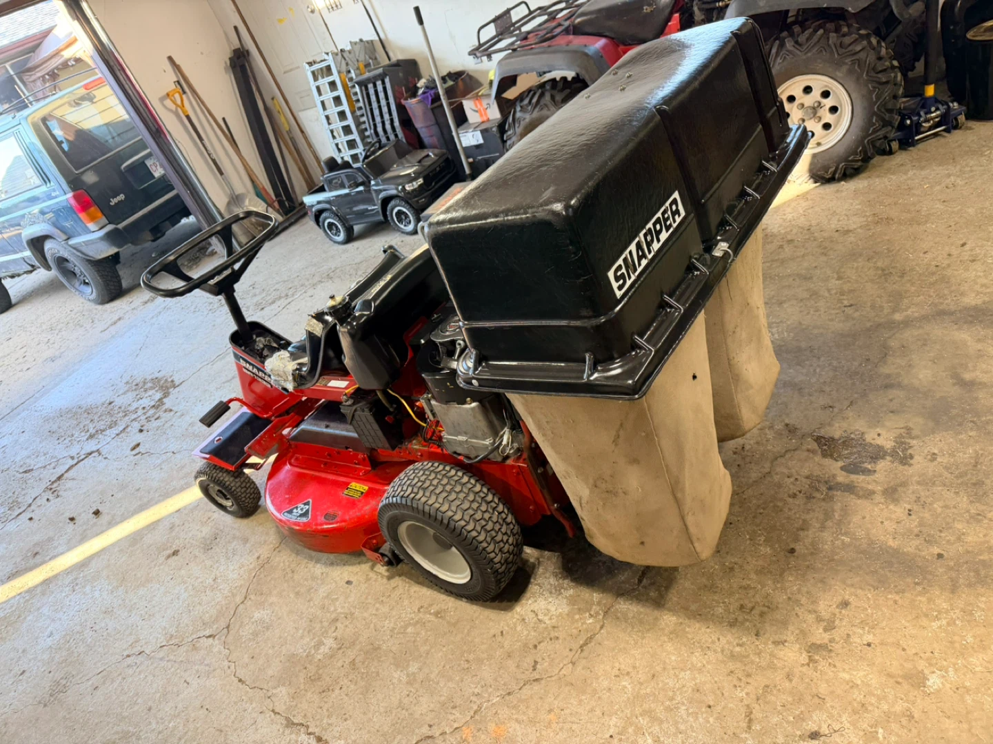 Snapper riding mower and vacuum - photo 5