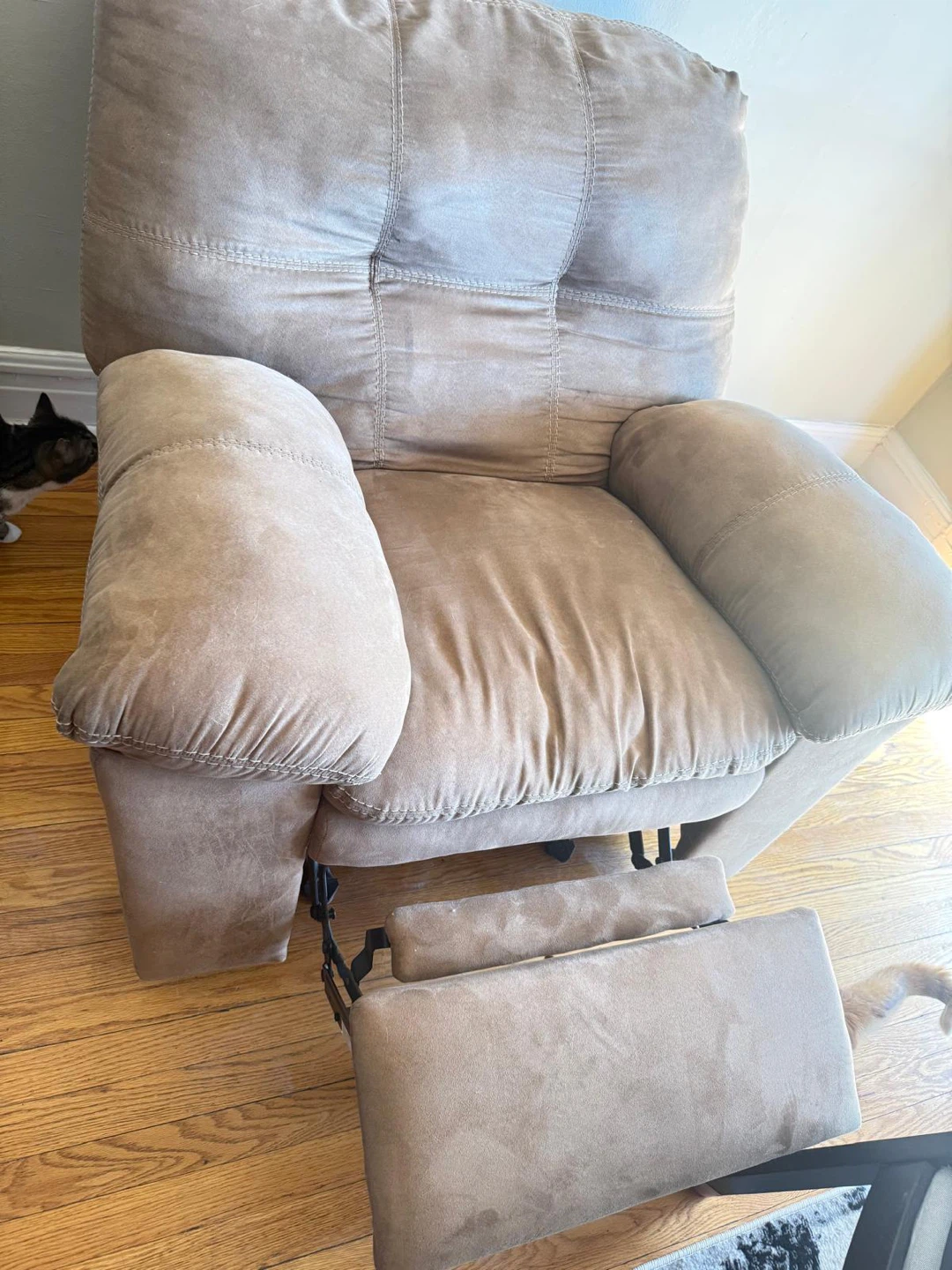 Tan Recliner Chair - photo 2