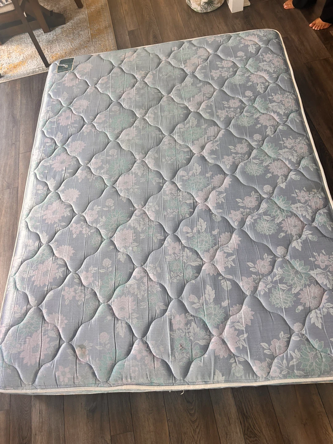 Full Size Mattress with Floral Pattern Queen Size - photo 2