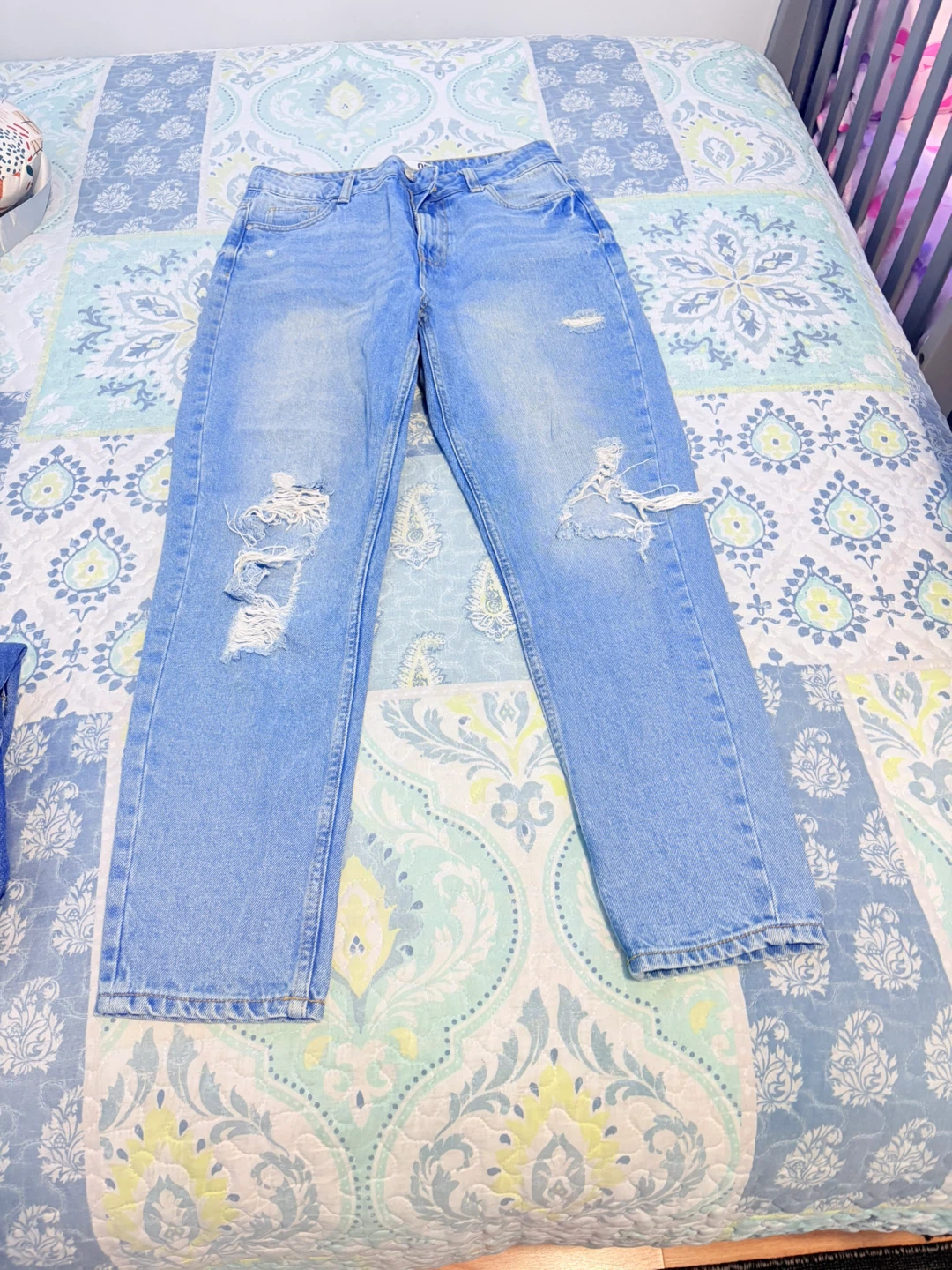 Light Wash Ripped Denim Jeans