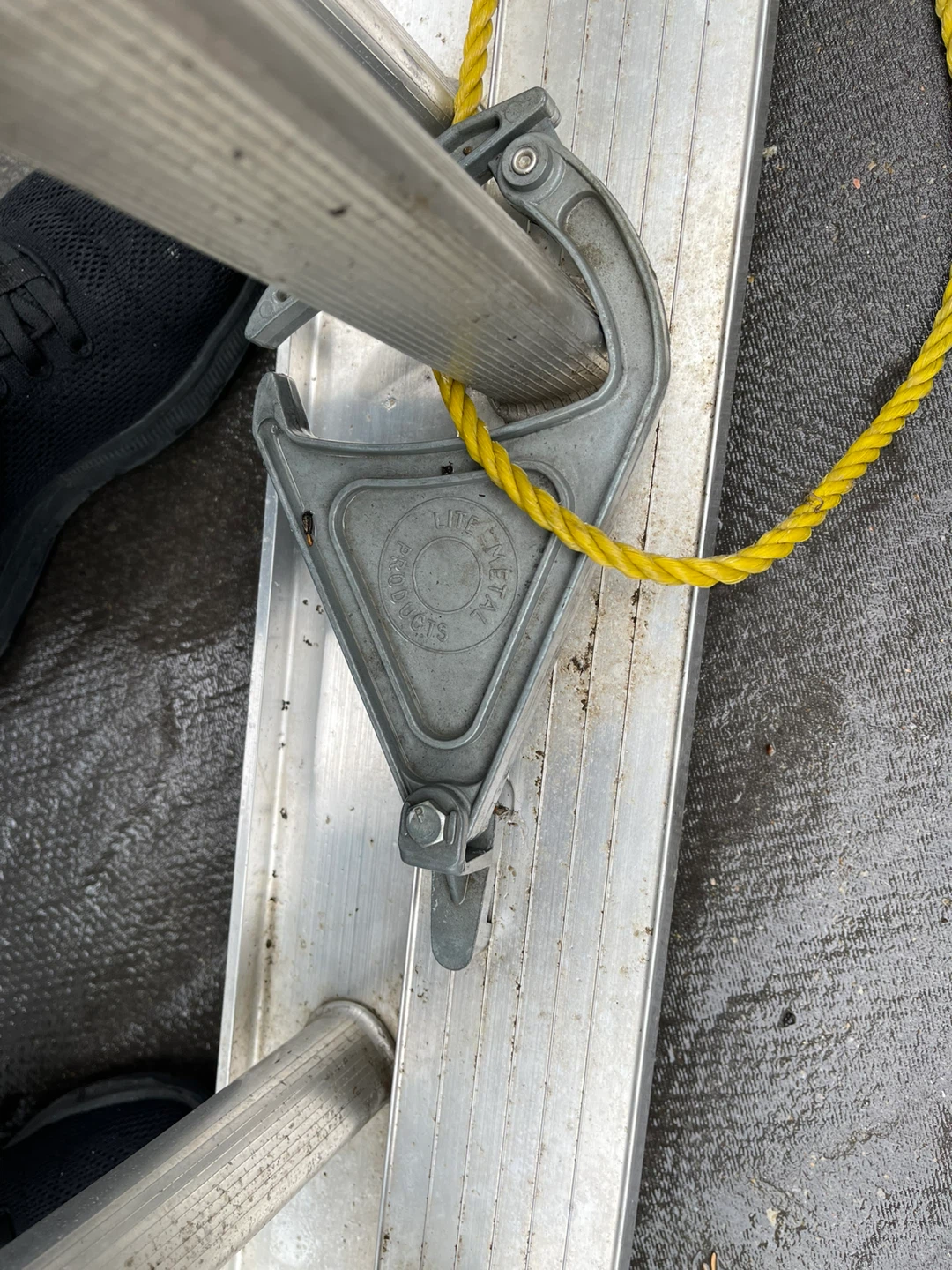 20 foot extension ladder - photo 3
