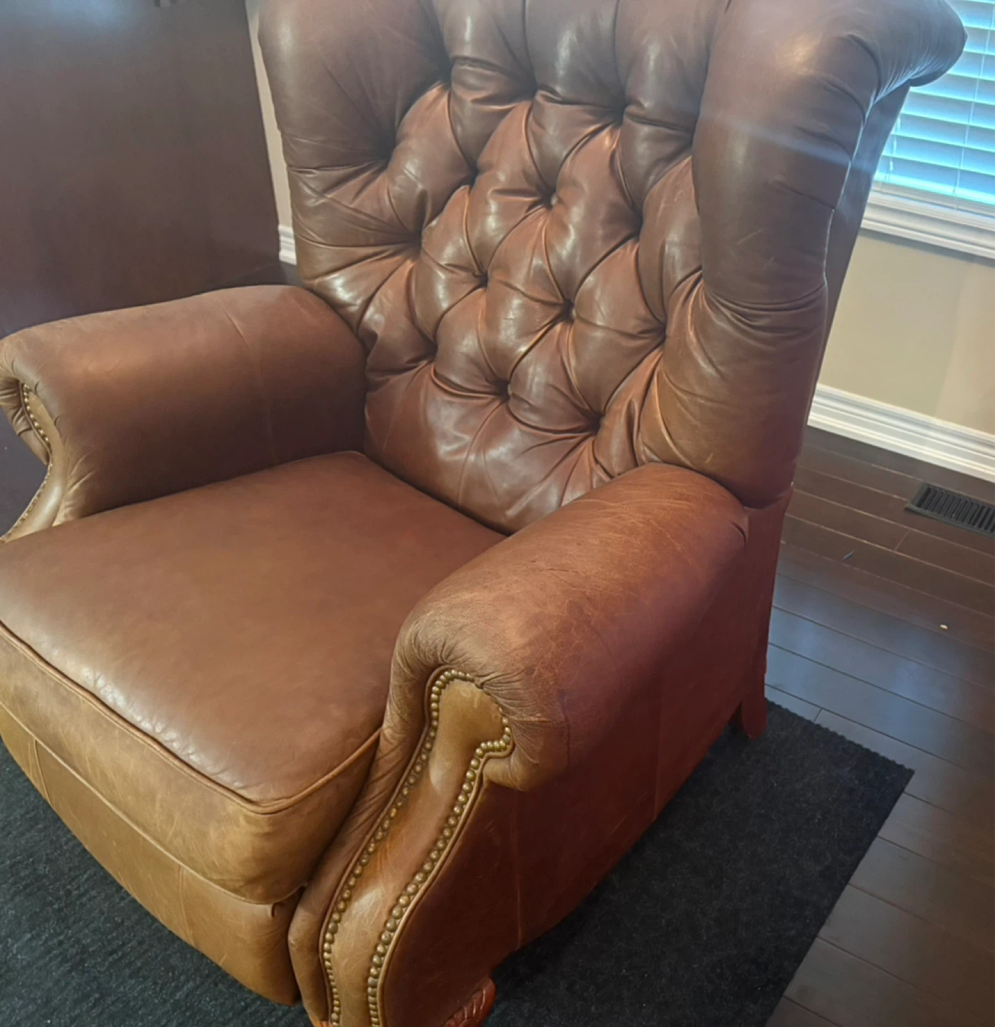 Vintage Lazyboy Classics leather recliner chair - photo 2