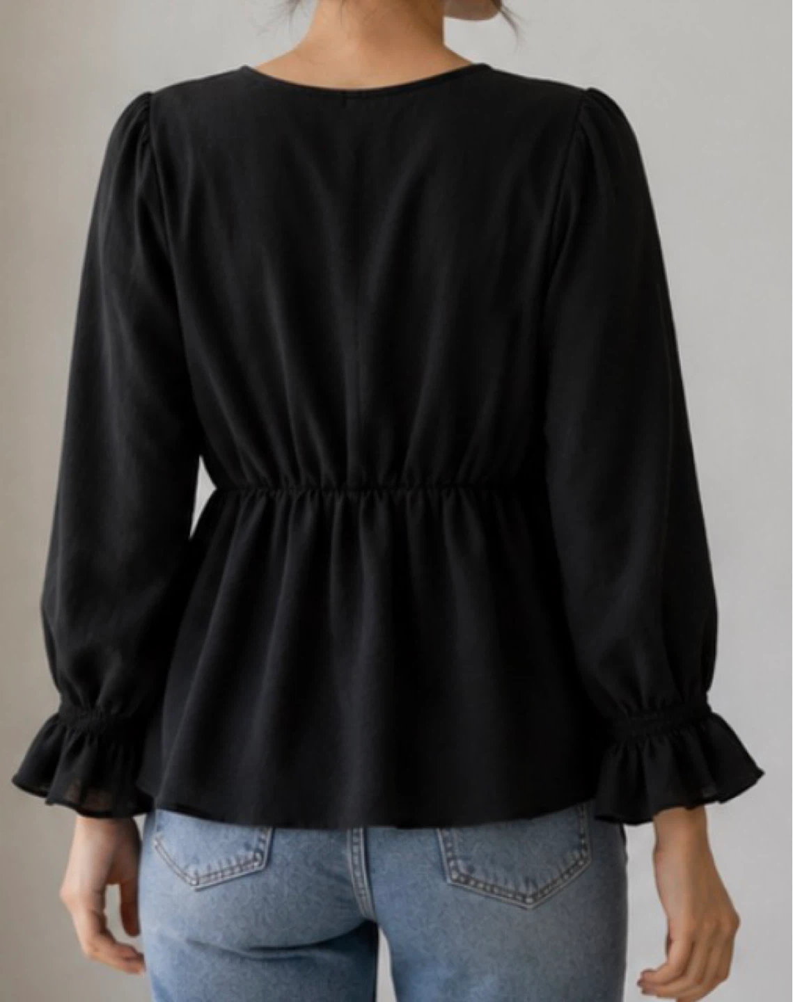 Brand new) Black Flowy V-Neck Blouse - photo 2