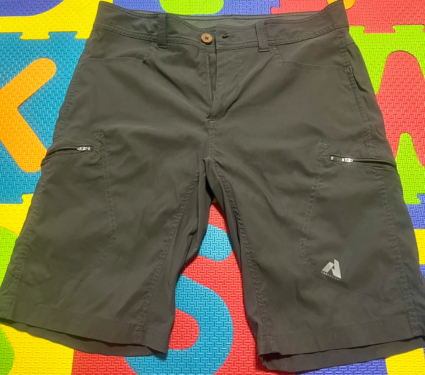 Eddie Bauer Men's Shorts Size 35