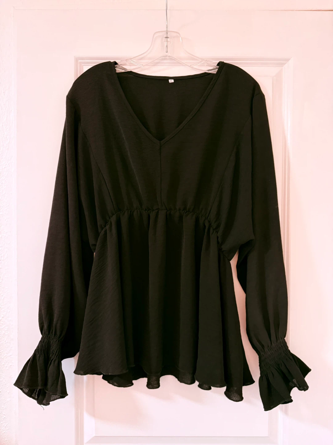 Brand new) Black Flowy V-Neck Blouse - photo 4