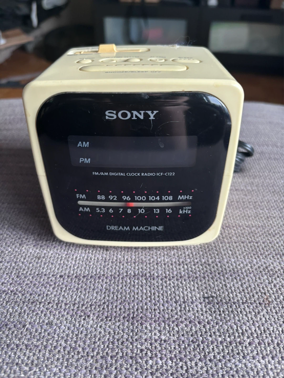 Sony Dream Machine FM/AM Digital Clock Radio ICF-C122