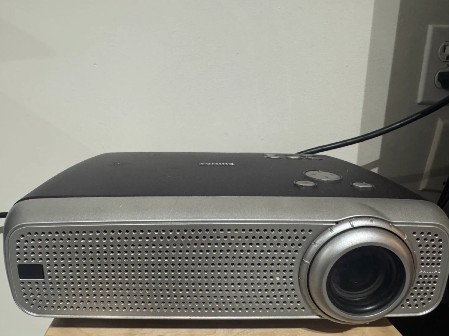 Philips LC 4433 Projector - photo 2